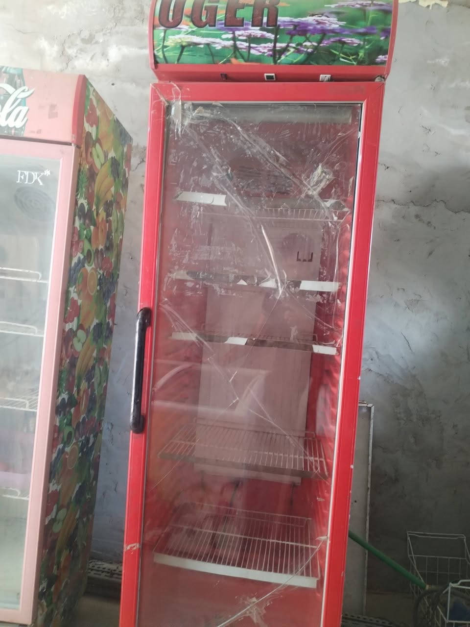 مجمدات وعارضات لبيع
***********
