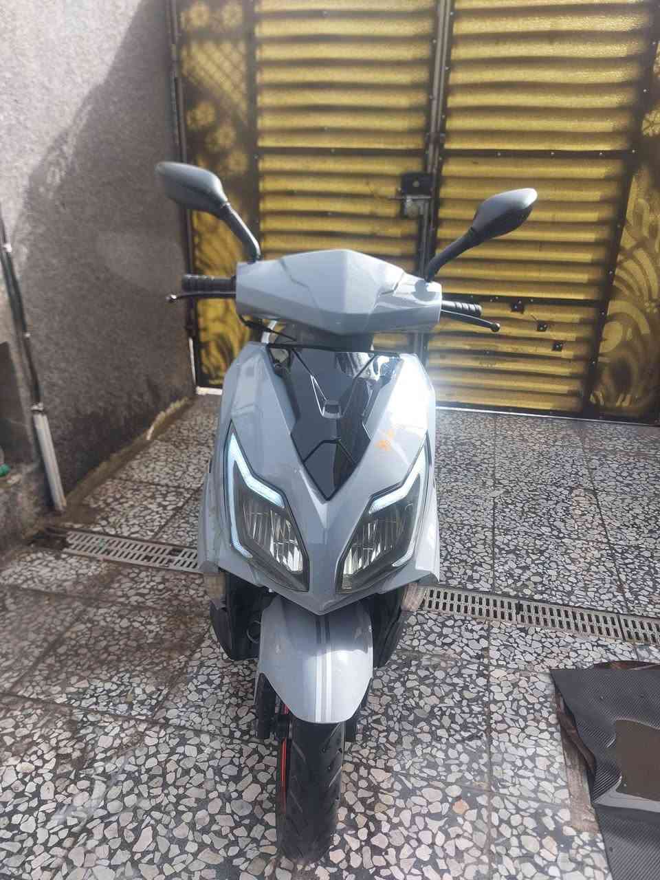 دراجة للبيع بعدها مال رمبة نزلتها بمليون و ٢٥٠ الف 
الصناعة كورية 
ما شامة ريحة الفيتر 
ما توكفك ابد انساها 
ضمان اسبوع كامل اذا طفت بيك 
برغي ممفتوح بيها 
كهربائيات كلها شغالة 
نكرة سلف باي وقت 
تاخذة تترحملي عليها السعر 650 الف بيها مجال للشراي
اذا مو شراي لتطب ولا تتعبني رحمة لأمك الطيبة 
مكاني بغداد مدينة الصدر شارع الاورفلي 
للاتصال واتساب ***********
