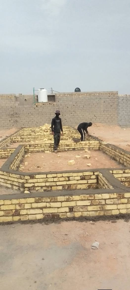 خلفه بناء والعكاده واللبخ والأساس مكاني عمود 134تصال ***********
