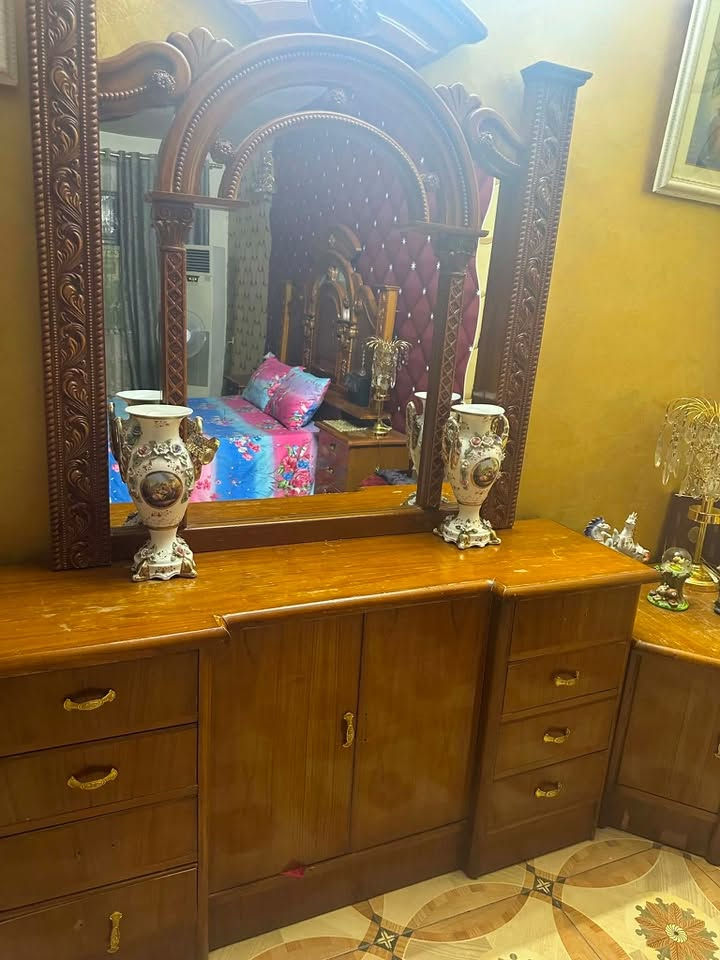 السلام عليكم عندي هاي الغرفة صاج الثكيل نظيفة 
بيها نقص الجامة الزاوية و صبغ فقط والغرفة متانه وثكيلة
رايدتها٧٥٠ وبيها مجال بسيط
***********
