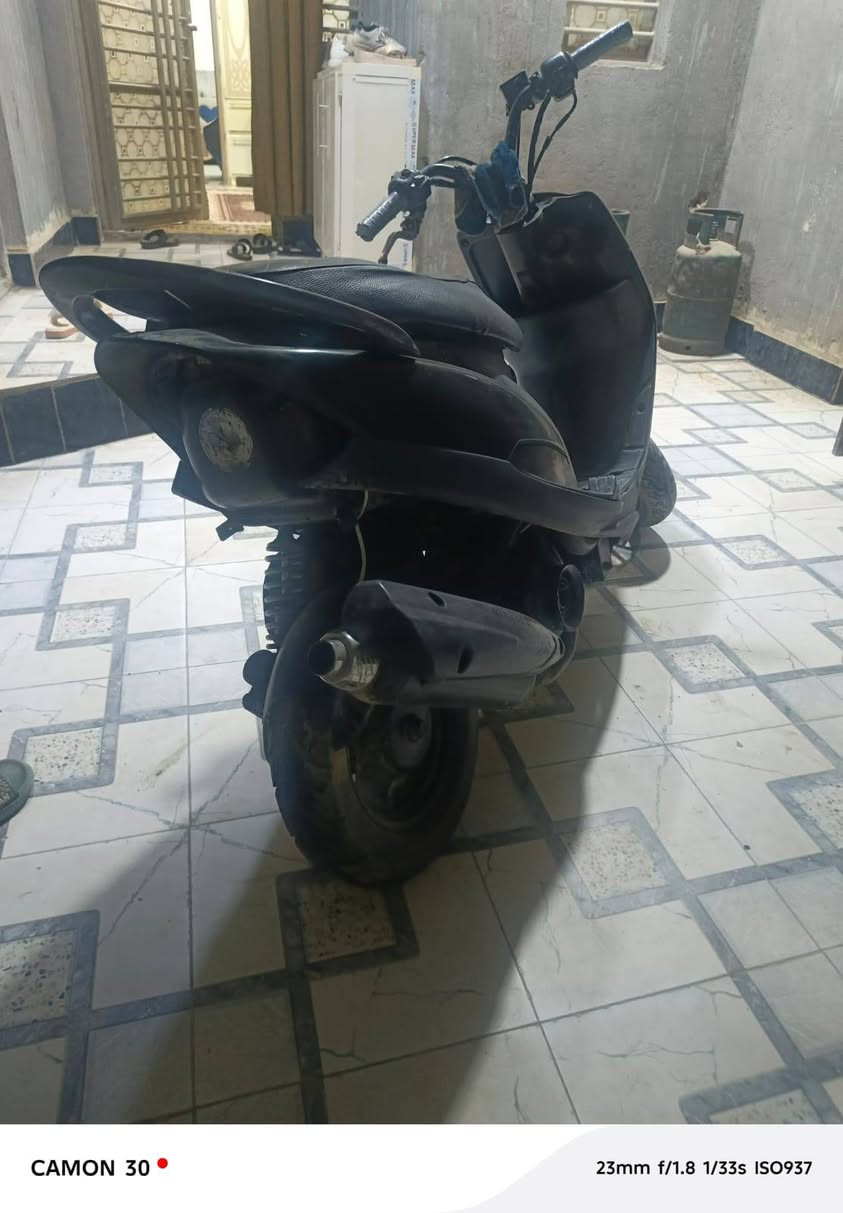 السلام عليكم دراجه ماكس عدله للبيع
بوشه 55 
كفراتها اصلي 
بيه دبلات امامي خلفي رياضي يده مال بريك رياضي 
السعر 325 بيه مجال قليل
رقم ***********
