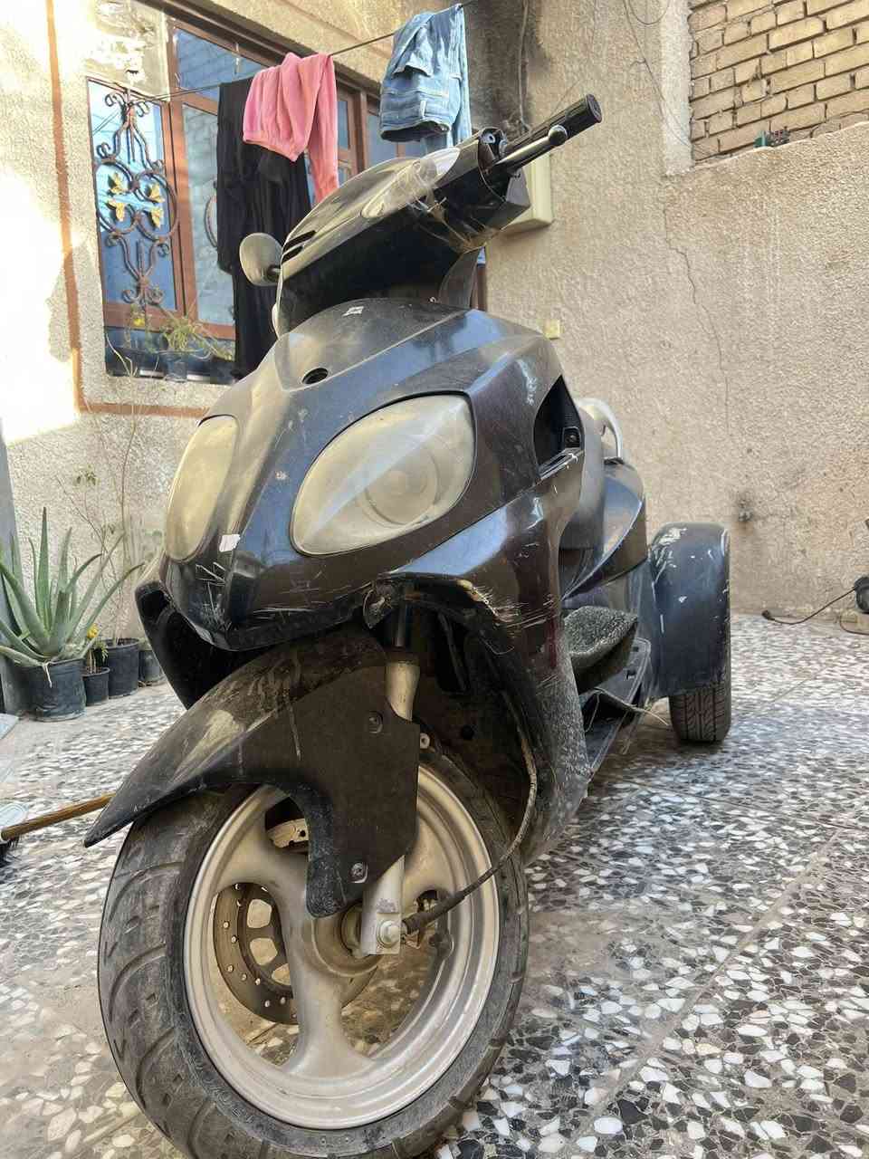 سلام عليكم
دراجه  ٣ تايرات ما اعرف اسمها. بس دراجه ياباني نكره سلف لا نضوح لا تنقيص كهربائيات شغاله  تخم تاير جديد كلش حلوه بس متروكه. يعني يرادلها ترتيب  سعرها ٤٠٠ الف وبيها مجال *********** مكاني بغداد شعله
