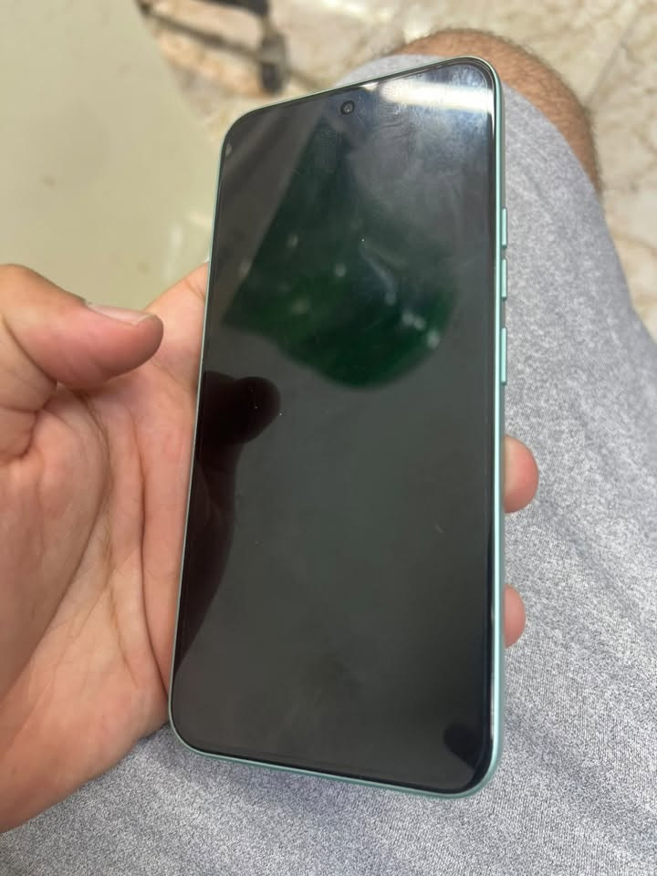 السلام عليكم
تكنو سبارك40 برو للبيع  ما مبدل اي شي للتصال ***********
