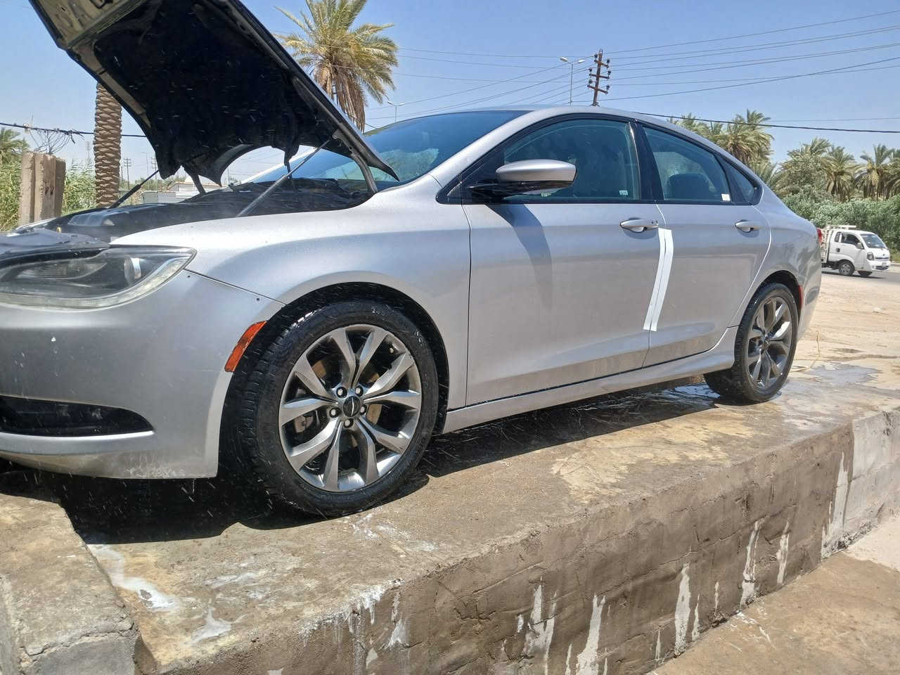 دوج سي ٢٠٠ موديل ٢٠١٥ فول مواصفات ماعدا الفتحه جديده بدون حادث بيها جاملغ خلفي جراد خفيف محرك ٦سلندر تبريد قطعتين كير موس شفتات ستيرن شاشه كامره دواره السعر ١٢٠ وبيهه مجال بسيط مكاني محموديه ***********بيع
