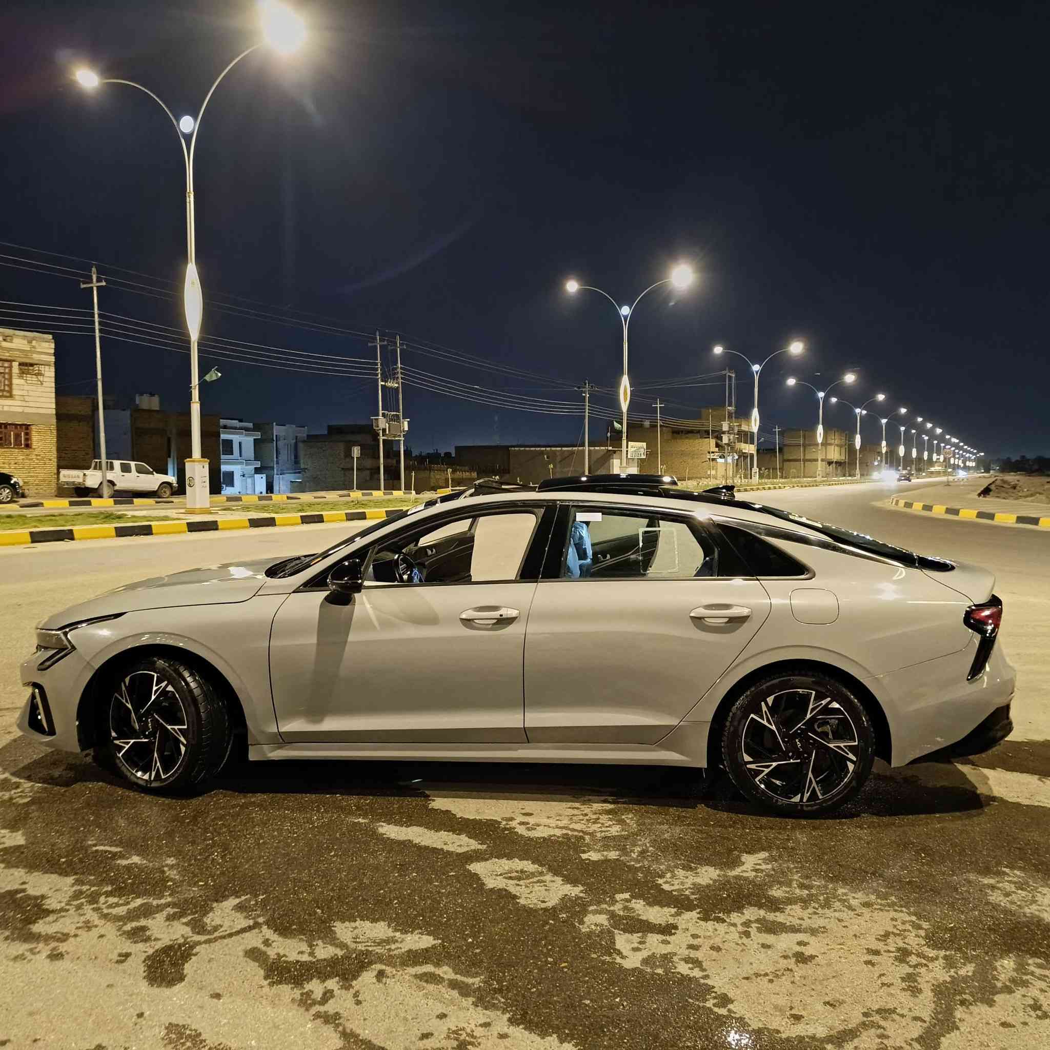 __السلام عليكم_
*~كيا فايف K5*~

موديل. 2025

وارد امريكي 

رقم ذي قار معوقين

فول مواصفات 1/1 جيتي لاين 

1 بصمه تشغيل 

2بصمه ابواب 

3تشغيل عن بعد

4شاشه منتصله

5سايد ابريك كهربائي

6بنوراما

7كشن كهربائي 

8داخل كشن اسود

9 نقطه عمياء

10شاحن لاسلكي

11وضاع قياده 

12جنطه ذكيه

13 حساسات امامي خلفي

14رادار  

15قياده ذاتيه

16تحديد مسار

حادثها مبدل بنيد فقط

مكاني ناصريه 

السعر ~_175_ وبيها مجال قليل

الرقم   ***********
