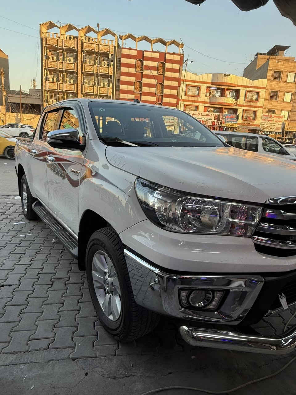 السلام عليكم بيكم هايلوكس 2017 للبيع سياره جديده مكاني بغداد ***********
