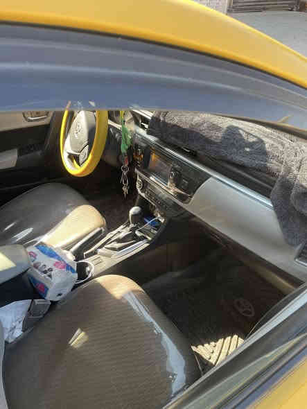 كورلا موديل ١٥ تخم تاير جديد مكينة وكير خير من اللة تبريد شغال ثلج سعرها ١٢٨ ورقة باتري جديد صدر جديد 
أي استفسار ***********
السيارة جاهزة من كلشي 
مكاني بغداد
