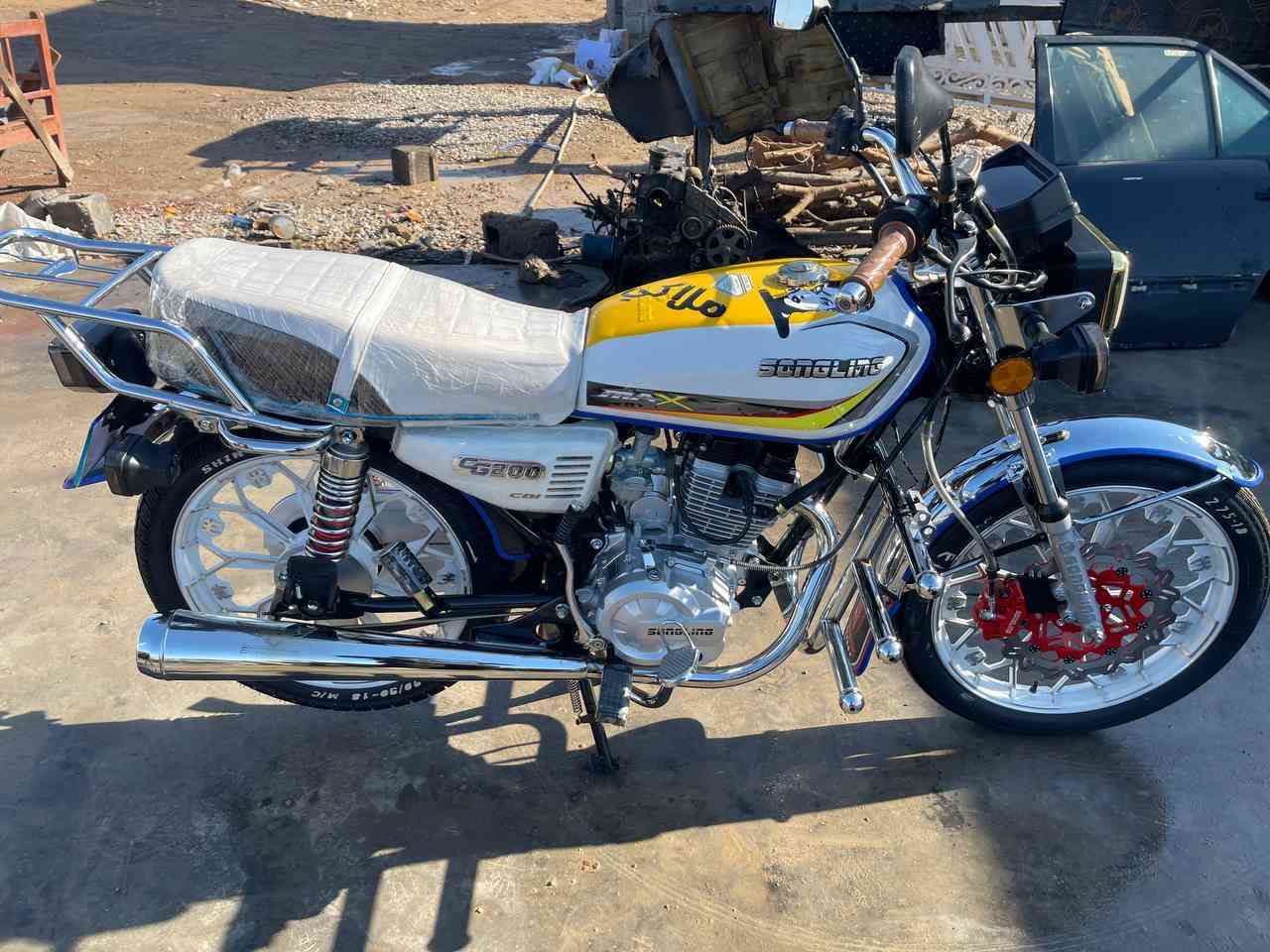 يا الله  سلام عليكم دراجه سولنك للبيع موديل 25 دراجه جديده مكينه خير من الله مكينه 200 اوراق بيه دشبول اكتروني كلشي شغال بيه مكاني تقاطع الساده رقمي ***********
