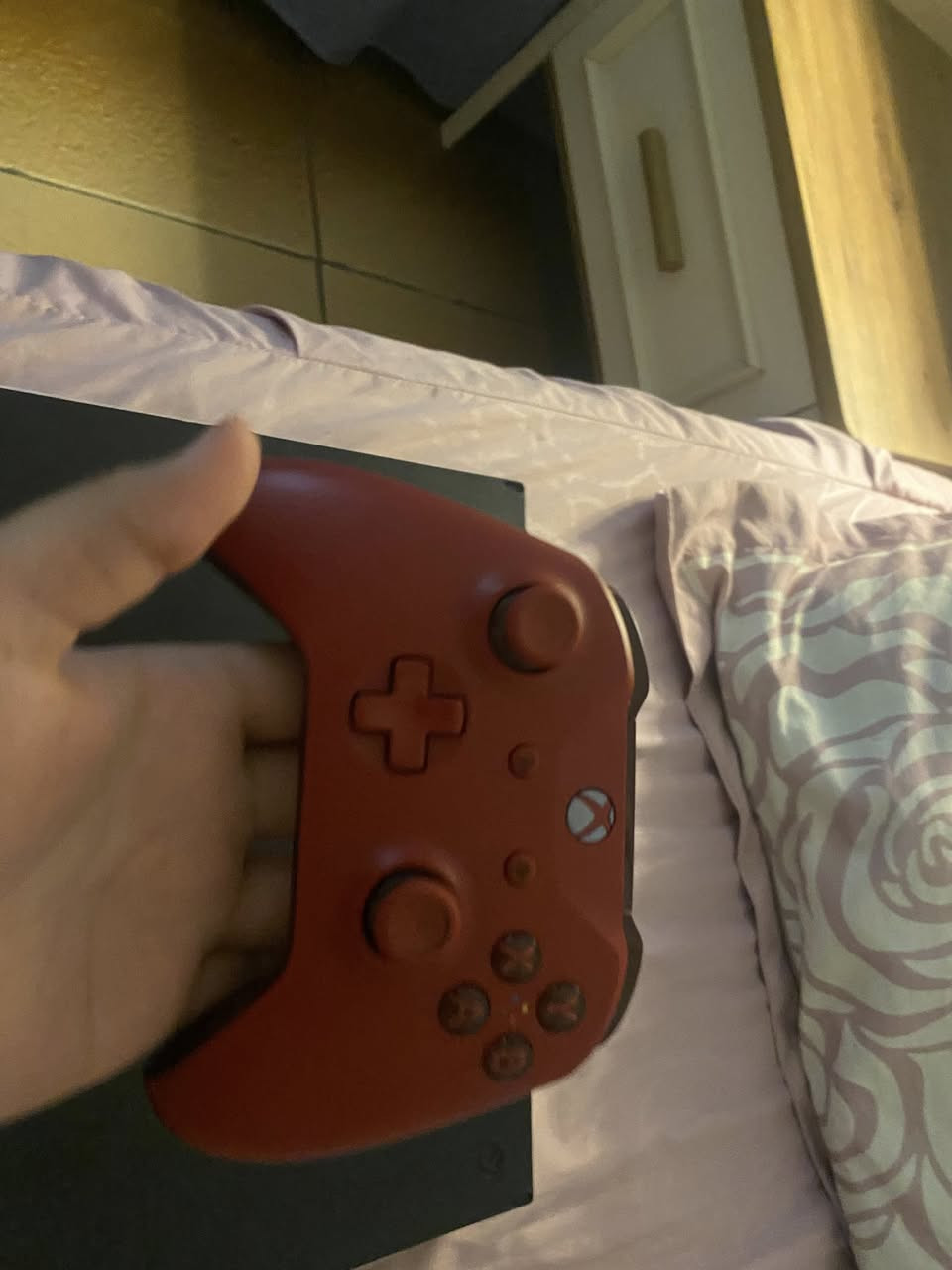 سلام عليكم اكسبوكس ون اس ممفتوح نص تيره بي مكتبت العاب فوك 50لعبه سعر 190 او بي مجال للطيبين مكاني بغداد تواصل فيس او واتساب ***********
