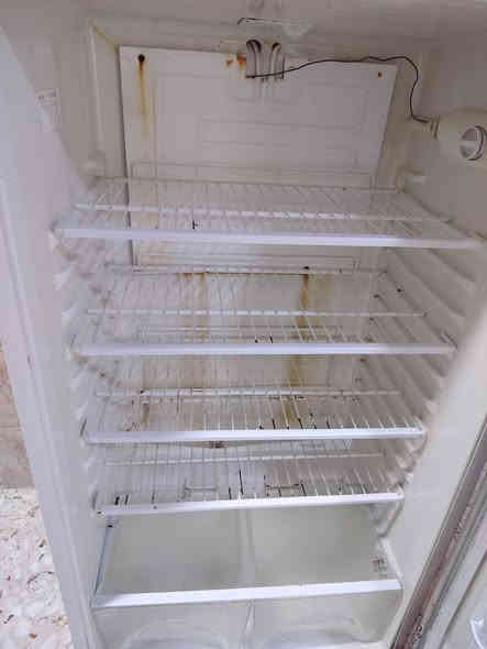 تلاجه للبيع اي عيب مابي
شغال فول
لي يريد يجي خاص او يتصل على رقم *********** مكاني #كركوك حي بدر
