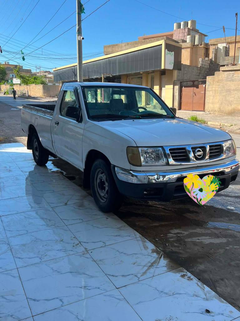 نيسان ٢٠٠٢ بي ده عم بي ليدران بوياغي زور كمه جي جي قه له مكاري هه يه ته بريته باوه ر نيه ته ريتي له جيوه ايش بي بكه سياره يه كي زور خاوينه ئارم هه وليره كيرو مه كينه بي كيشه يه تاييه ي نويه *********** كويسينجاك, أربيل
