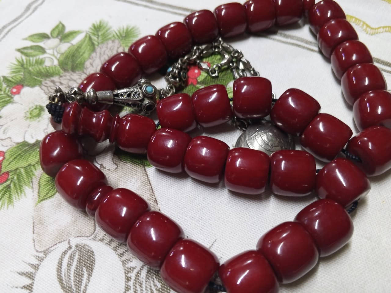 خليلي عينك عالمميز.......وجيبها ازا فيك اتجيبها.....
الوصف مسبحة من روائع الخام والخراطة فاتوران بلجيكي كتيم مغلفة تغليف كامل خام قديم خراطة تسعينية مأنتكة 33حبة طقة وشامة وريحة حبر مشال ملوك 
بلشنا بعرض الهدايا التقيلة بمناسبة قدوم الشهر الكريم اعاده الله علينا وعليكم باليمن والبركات......
  والباقي بالفيديو والصور ......  
تعليق نقطة مباركة مشاركة بيوصلك السعر والتفاصيل 
شحن لكافة المحافظات السورية واللبنانية مجاني 

#الشمالي طرطوس المدينة تاجر شنطة 
#ابوحيدر0990433674وااتس/0991980690


**إذا كنت صاحب هذا الإعلان وتريد حذفه لأي سبب، رجاءا أرسل رسالة إلى الدعم الفني**