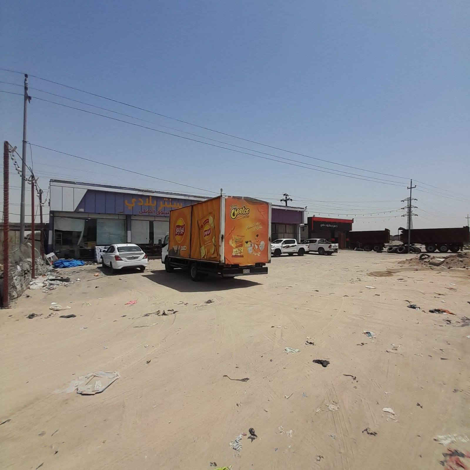 سنتر للبيع مع كوفي مع كافتريا مع غرف ايجار 3 مع ساحه كراج مع محطه غسل ومحل بنجر وأرض دونمين للاستفسار ***********

