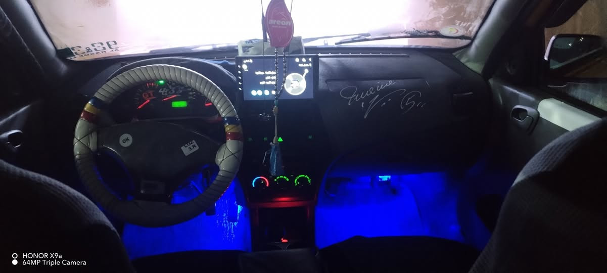 السلام عليكم اخوان طيبه البيع 2015 سياره نضيفه حلوه احله من الصوره كربون بانزين تريد وكاله تريد تحويل 

*********** وتساب او مخابره
