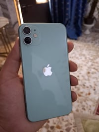 آيفون ١١ • ١٢٨ • خطوط بالشاشه