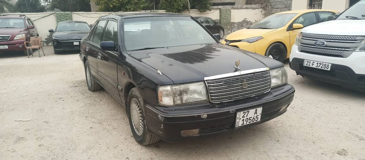 تيوتا كراون موديل 2000 بسمنه السياره نضيفه  جاهزه للأخير داخله بلباكيت صدر امامي خلفي تخم تاير كهربائيات خير من الله مال جناي السياره بيه صبغ حزام جماليه شرط بدون ضربه رقمه جديد سنويه جديده مشرع وطني الي تعجبه اني حاضر سعره 84 اوبيه حك الجيه *********** مكاني ديالى بعقوبة
