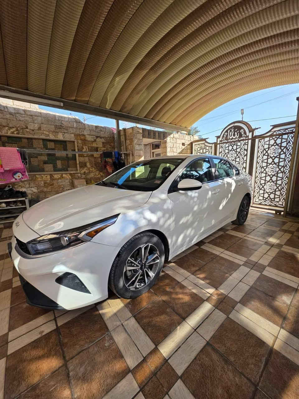 السلام عليكم 
فورتي 23
بدون صبغ وتبديل 
بدون ايرباك
مكانها بالحله
***********
