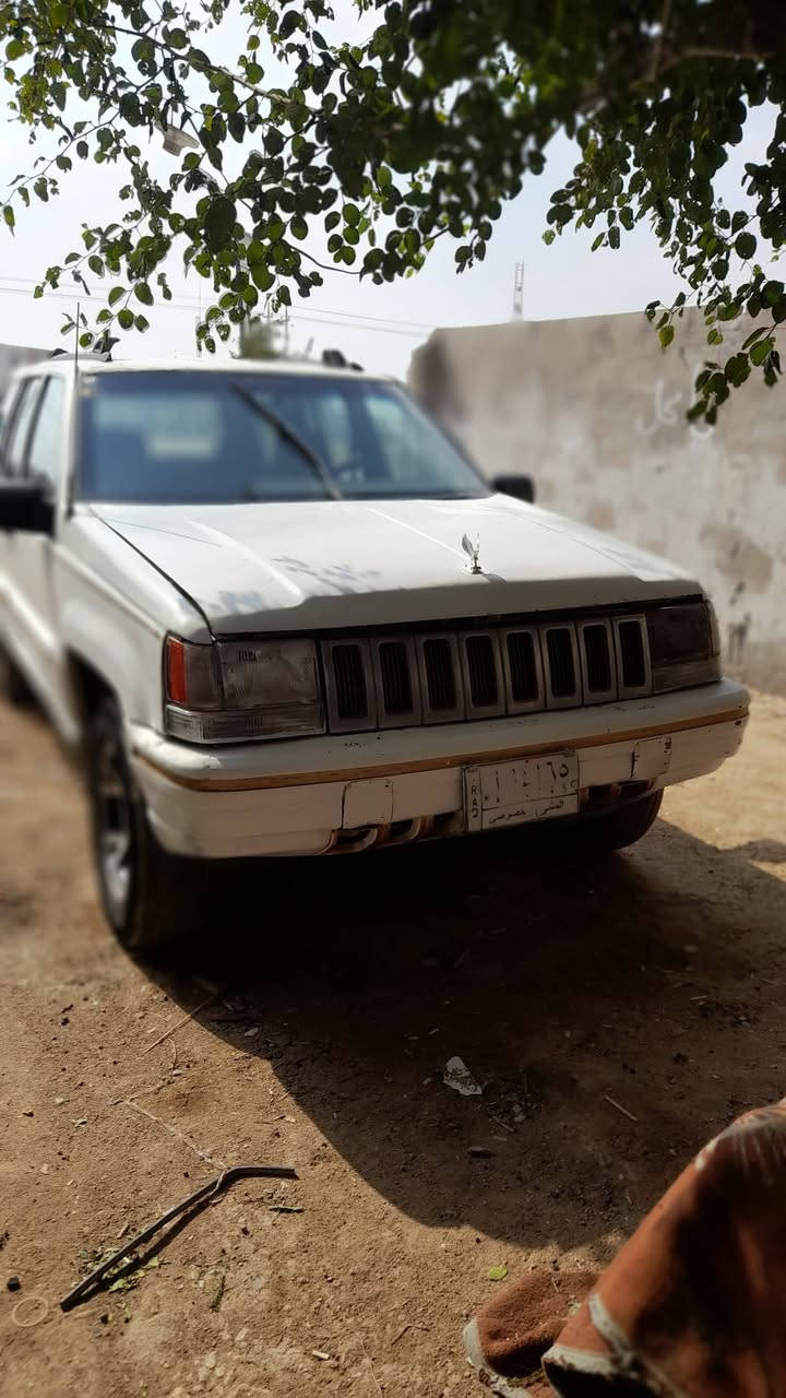 سلام عليكم سياره جيب شيروكي ٩٣ الماني سنويه لل ٢٧ مكينه ٣٠٠٠ديلكو مكينه كيرحداديه كهربائيات خير من الله سعر ٣٣ بيه مجال شاشة كامره خلفيه طخم تاير سياره مكفوله من ضربه  ولعيب شرعي  عنوان ناصريه مركز  ***********
