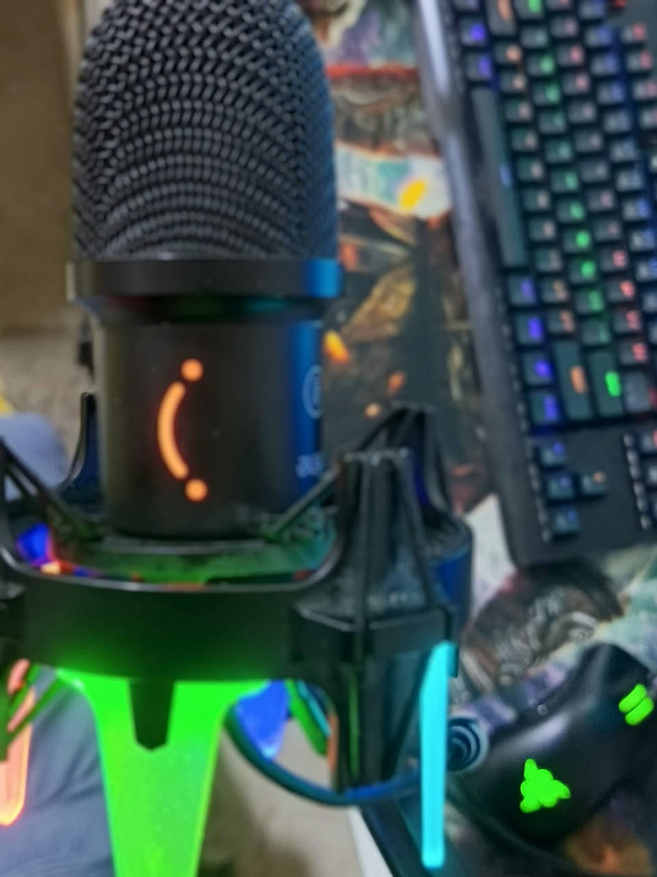 السلام عليكم غراض للبيع
شبابنا الطيبة عندي غراض أبيع مفرد وابيع شلعة باللي تريدونه والغراض مستعملة واستعمالها بسيط وخفيف بس الماوس والكيبورد لا قديمات عندي حتى أكون واضح وياكم وما أريد اغش أحد ونگول على بركة الله 
. 
سماعة كلاود ٢ استعمال شهرين نظيفة حيل وياها مخدات احتياط ب ٥٥ ألف وبيها مجال بسيط 
. 
مايك fifine k651 نوع ديناميكي صوته كلش صافي ينربط بال USB سعره بالموقع ب ٧٠ دولار بس صراحة ما اعرف بسعره هسة ف حط سعر وبالعافية عليك وأبيع لأعلى سعر 
. 
ماوس ريزر deathadder أصلي ينربط عالتطبيق ماخذه ب ٤٥ ألف ب ١٠ قفل 
. 
كيبورد ريد دراگون ب٢٠ قفل وطبعا اللي ياخذ الماوس و الكيبورد سوا اتساهل ويا بالسعر 
. 
الشراي يتواصل وياي عالخاص أو عالواتس وهذا رقمي *********** واللي يريد يتصل على هذا الرقم *********** ومكاني بغداد حي الجامعة وما عندي توصيل تجي للبيت تفحص براحتك يلا تشتري وكل الهلا وشكراً جزيلاً 
. 
وأحلى تحية للأدمنية 🖤🌱
