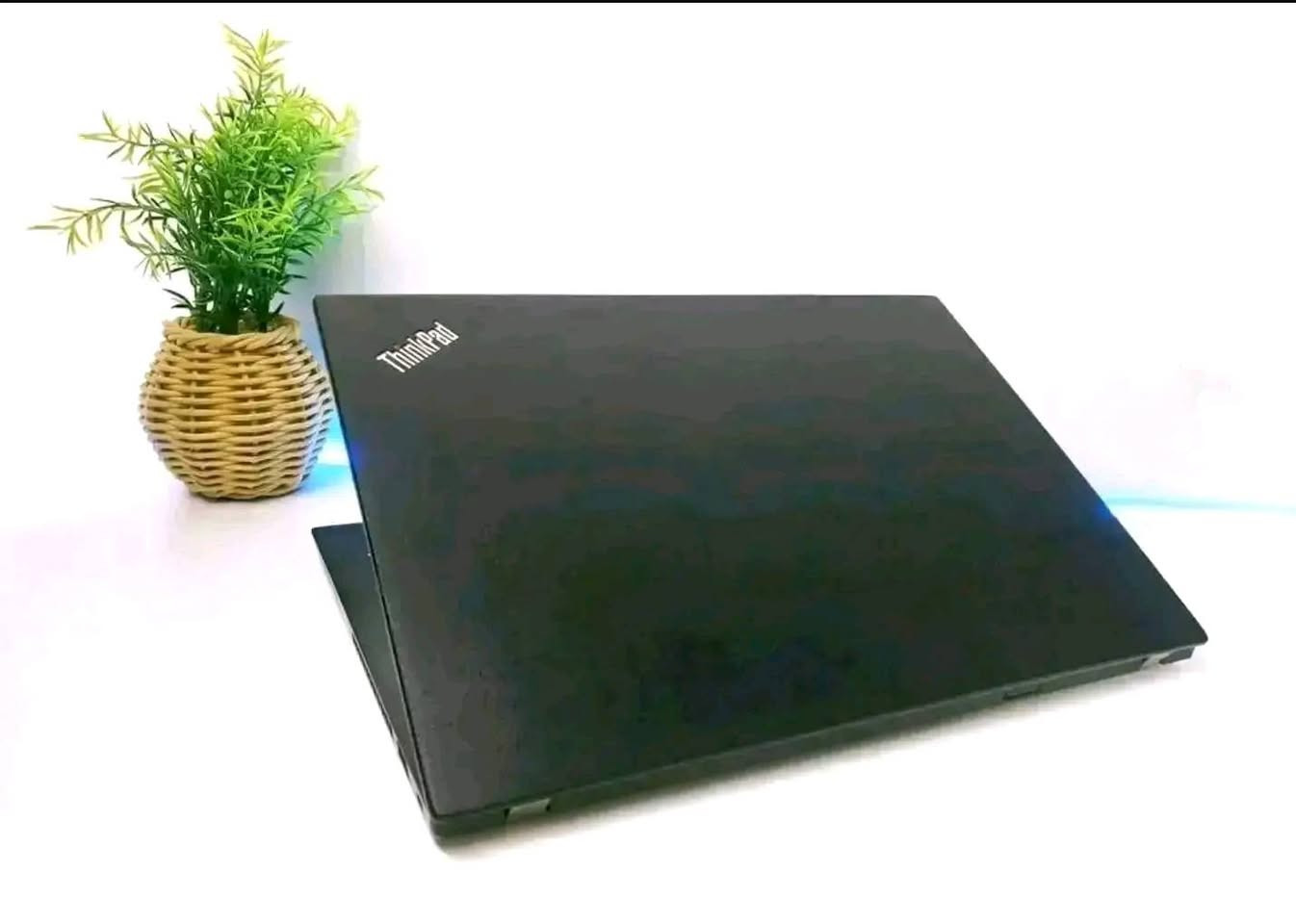 لابتوب lenovo core i7  سوبر سلم الجيل الثامن للبيع
المعالج core i7 الجيل الثامن
رام 8 كيكا DDR4
هارد 256 كيكا SSD
كرت الشاشه Intel UHD حجم 4 كيكا
الشاشه حجم 14 انج ضد التوهج  دقة FHD
باتري ليثيوم 6 خلايا  شحن سريع 65 واط والباطرية ممتازة وشاحن تايب سي 
كامره دقة hd تحتوي قفل فتح وغلق الكامره
 منفذ تايب سي و رام  وhdmi وسيم كرت وباقي المنافذ   الحاسبه كلش نضيفه وحلوه
السعر 325 الف النجف, العراق


**إذا كنت صاحب هذا الإعلان وتريد حذفه لأي سبب، رجاءا أرسل رسالة إلى الدعم الفني**