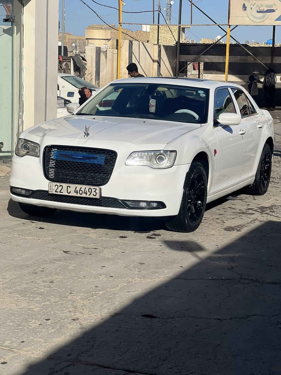 للبيع
اوباما كلين 2015 بدون صبغ 
  بدون تبديل كلها بلادي
المواصفات : 
*  پانوراما .   
* ويل قياس 18 أنج . . 
*نظام مانع انحدار hill assist 
*نظام مانع انزلاق traction control 
* شاشه كبيرة مع نظام ملاحة نفكيشن GPS .
* مقاعد أمامية كهربائية عدد 2 . 
* مقاعد أمامية  تدفئة تبريد .
* تشغيل عن بعد .  
* محدد سرعة .
*مقاعد خلفيه تدفئه
* كاميرا خلفية .
* مرايا متحسسة للاضاءة العالية .
* دخول ذكي (بصمة) .
*نظام تشغيل عن بعد .
السيارة جاهزة بدون اي نقص 
رقم اربيل
هزه وسنويه صالهه ١٠ تيام جديده 
ضرر السياره بارد مكانين 
السعر ٢٢٥ وبيهه مجال


**إذا كنت صاحب هذا الإعلان وتريد حذفه لأي سبب، رجاءا أرسل رسالة إلى الدعم الفني**