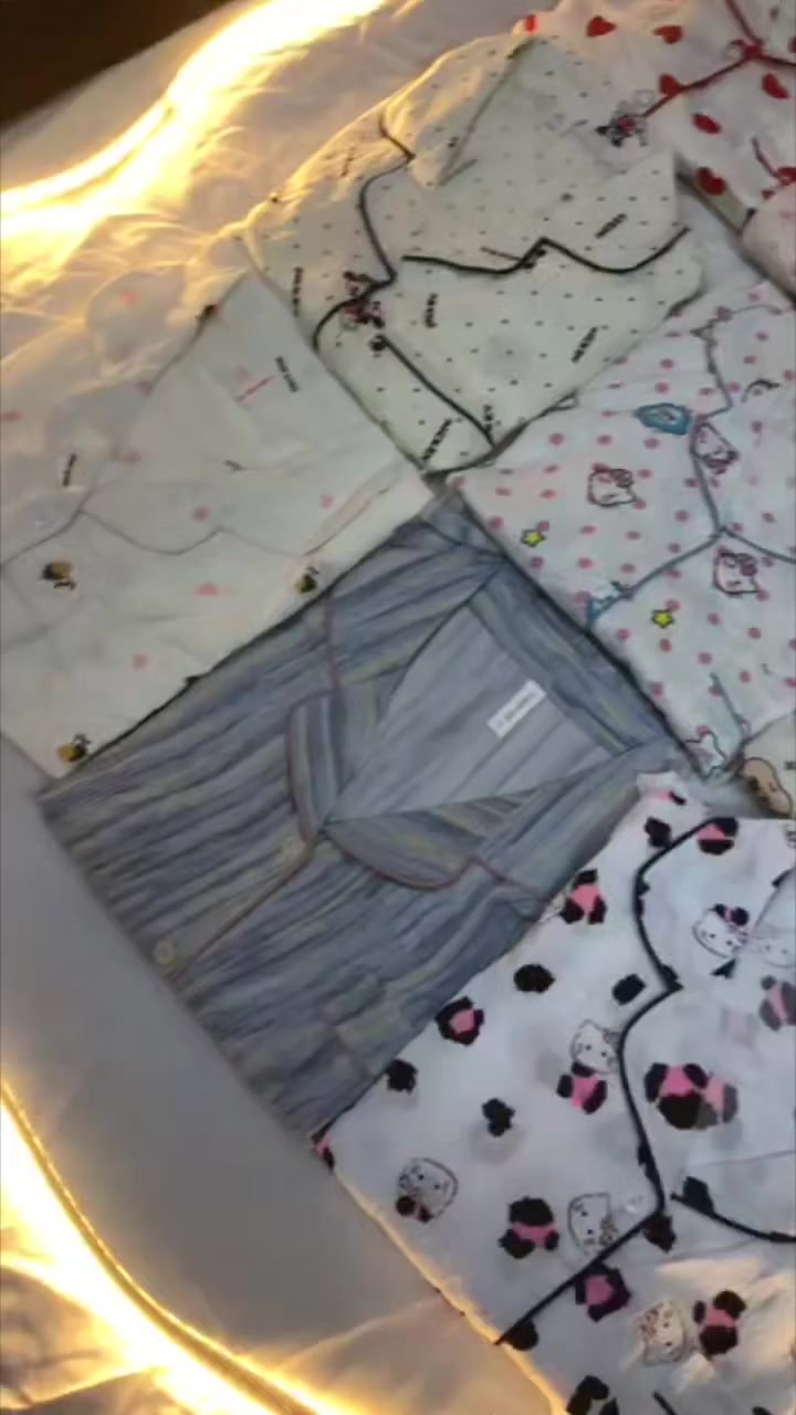 تراك هيلو كيتي والكرز 💕🎀
إنـჂ̤ مَـا احجي هو يحجي جماله 🍒
قياسات من L إلى اكسين لارج
سعر القطعه 15 الف فقط والتوصيل مجاني ✅
والقطعتين 25 الف فقط والتوصيل مجاني ✅
للطلب خاص او على الواتساب
***********
