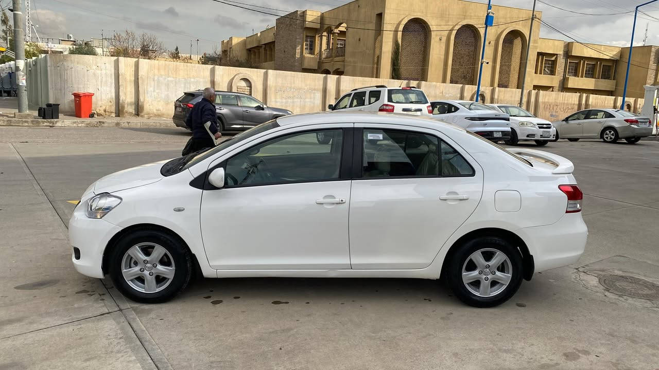 تويوتا يارس ٢٠٠٧ سعودي سيارة دبل كيج محرك كبير كير اوتوماتيك شاشة كاميرة اصلي سيارة محرك كير كل شي ب شرط ماشي ١٦٠.  الف حقيفي سيارة بيها قطعتين سخ و  مكانين تعديل بدون دواخل بدون اي شي 
سنوية فحص هزاز لخاية ٢٠٣٠ 
مكان سيارة اربيل 
سعر سيارة ٩٠ ورقة شوية بي مجال 
***********
*********** واتس اب
