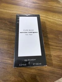 مرحبا هذي عطور اصلية غير مستخدمة اجتني هدايا كلها من الاسواق الحرة الي...