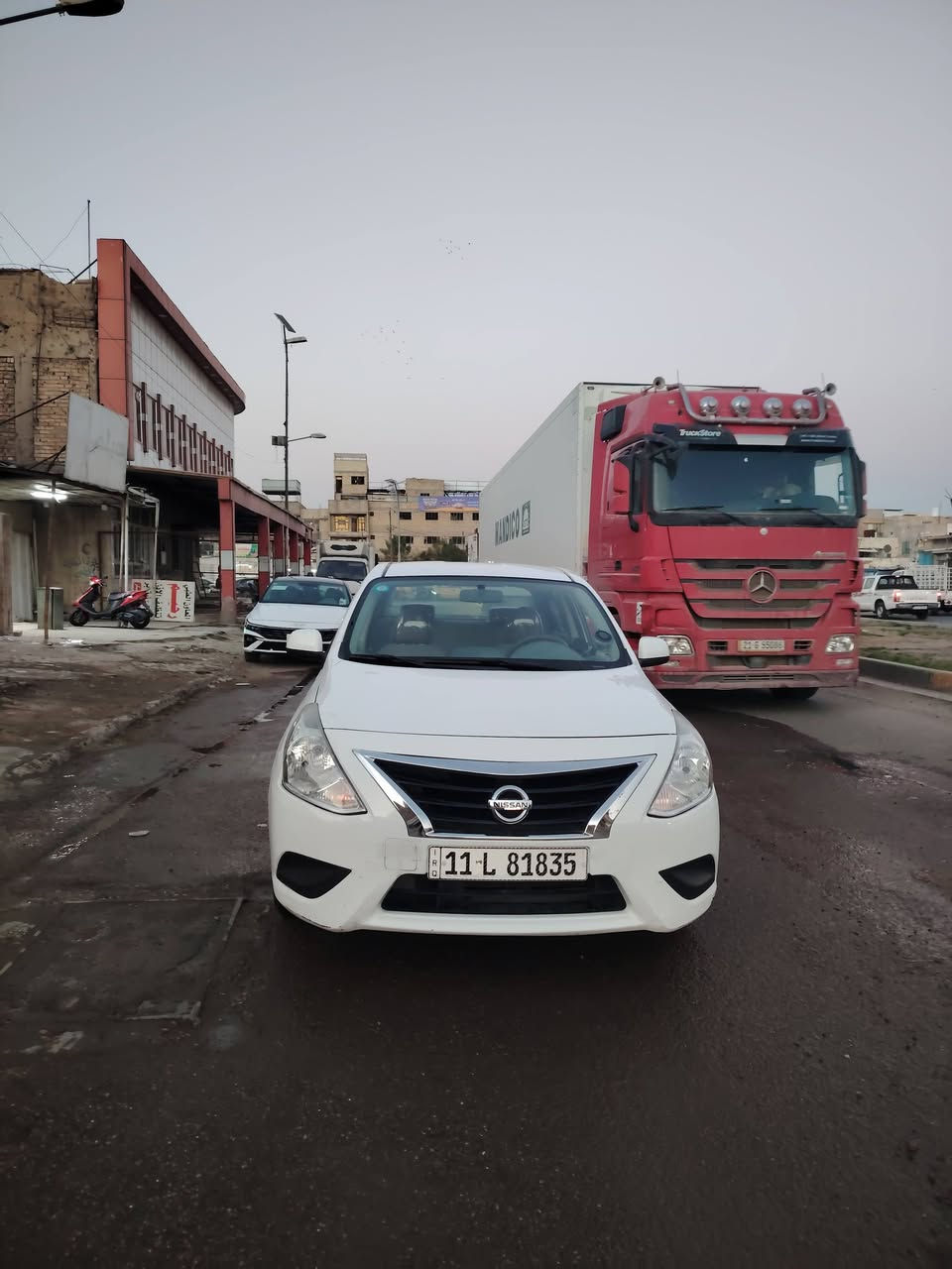 نيسان سني هندي موديل 21
ماشيه 68الف
رقم بغداد سنويه بسمي
فقط الدعاميه خلفيه صبغ للجماليه
المحرك ولكير والتبريد كفاله
وبيها بارد بسيط بصف البكلايت الخلفي
وبيها خدوش بسيط
بغداد جميله
***********
السعر 113
