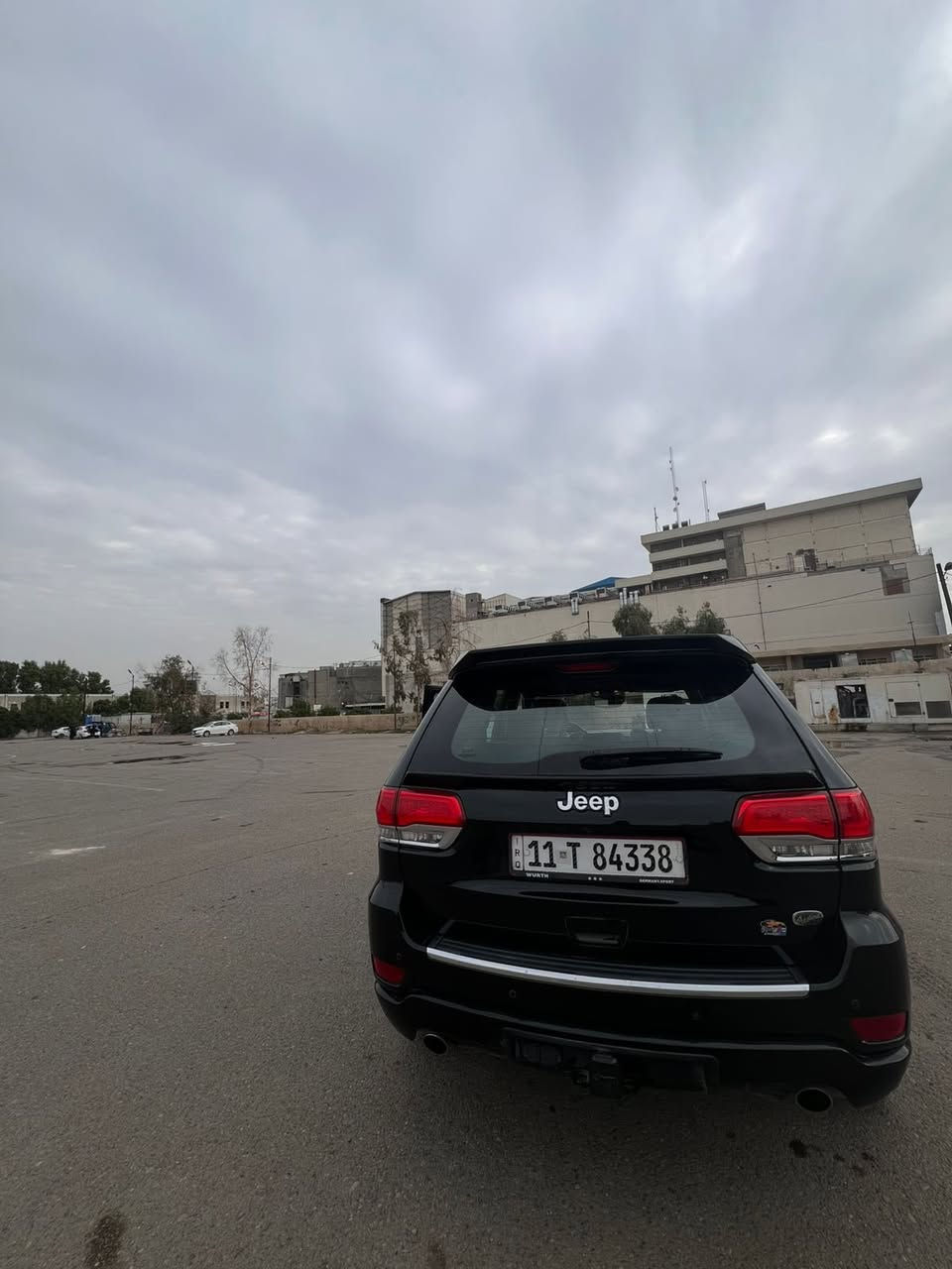 سلام عليكم للبيع جيب موديل 2017 وارد أمريكي  بيها صبغ  بجم داخل شاصي شي بصيط السياره فول بغداد بسمي مكاني بغداد العامريه بيع مستعجل تفاصيل اتصل السعر 185  ***********
