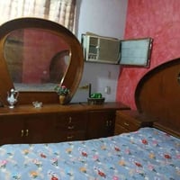 غرفة للبيع صاج أصلية مستعملة ٦ أبواب مع ملحقاتها نظيفة جدا  للإستفسار ...