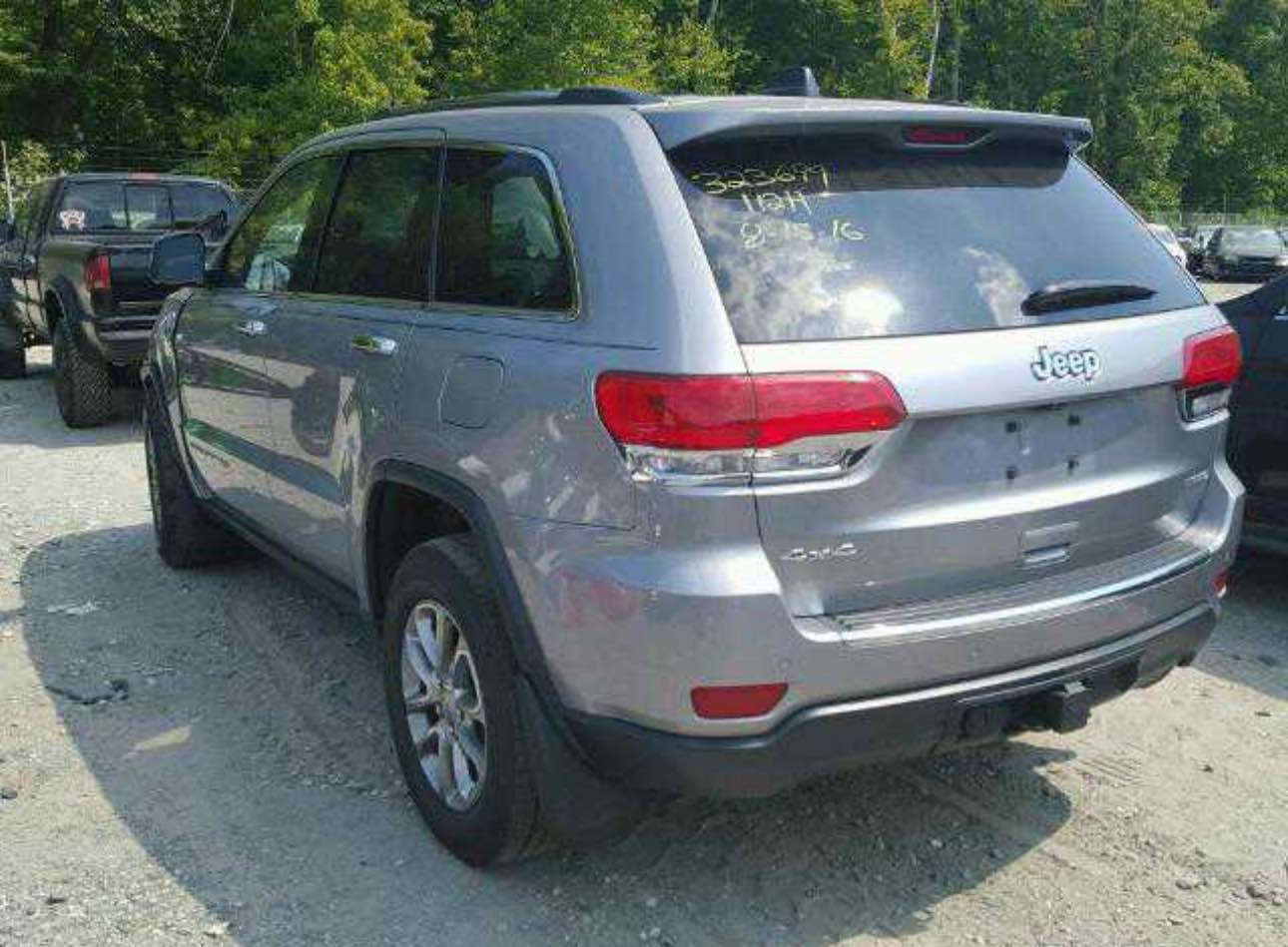 رمضان كريم علينه وعليكم نشالله         سلام عليكم جيب البيع 
جيب گراند شيروكى2015 
السعر164 وبيها مجال جدن قليل 
سياره بدون يرباك 
العنوان بغداد الدوره البعيثه 
الهاتف ***********
🚀 عدكم علم يعني الموديل 2015 بس بانزين عادي يعني شكل الربعطعش 
يعني انسه اسم دونص بل خير الصير من نصيبه
صور الحادث مرفقه بل منشور فقط حادث مريكه تلث قطع صبغ فقط  . 
سياره بدون ايرباك يعني كفاله من اليرباك 
** ماشى110 كم .
1_  سكف بانوراما  
2-كشن هيتر وكشن تبريت.
3-كشن كهربا ئي وكشن مساج.
4-استيرن هيتر *- استيرن شفطاط وتحكم *- مكان قرص سيدي
5-لايد ليد + لايدزينون.
6-مرايا هيتر *-مرايه حساس .
7-ئوتوبريك *-ئوتو ترافلايت *-ئوتوستارد. تحديد سرعه
8- 10 سماعة+ ديجه ي بل سندوق بلاد شريكه  
9-تبريد مركزي *-صندوق شفط .
10-يدات نيكل +يدات بصمه .
 11- مرايه ومرايه رادار .
12- طايرات جديد شريكه سبيرمقدس مانازل ..
14 تحديد سرعه . شغال
15دعاميه كدام ودعاميه وره بي رادار وحساسات.
16-.السعر 164 وبيها مجال جدن قليل ماكو هيج سعر بل خير الصير من نصيبه
كل جسم شرط عل وضع بلاد شريكة 
ملاحض/رقم جديد هزه وسنويه  كل جدي Colombo, Sri Lanka
