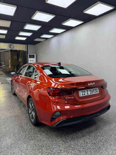 كيا فورتي 2023   (فئة LX)
سعه المحرك : 2000 سي سي – بنزين – 4 سلندر
الوارد :وارد امريكي (بنيد صبغ )
اللون الخارجي :مشمشي
اللون الداخلي : قماش اسود: 
المواصفات:
•ويل كب 
•شاشه 
•سستم ايفون
•كامره  خلفية 
•حساس مرايا جانبيه
• قياده ذاتيه  
• تحكم ستيرن
•مثبت سرعه
• بلوتوث  
•حجر بيئه بلادي
جميع المواصفات موضحه بالصور
موقع السياره : بغداد زيونه شارع الربيعي
السعر ١٤٥ 

للاستفسار (‭٠٧٧٣ ٠٠٤ ٠٠٥٧‬) بغداد
