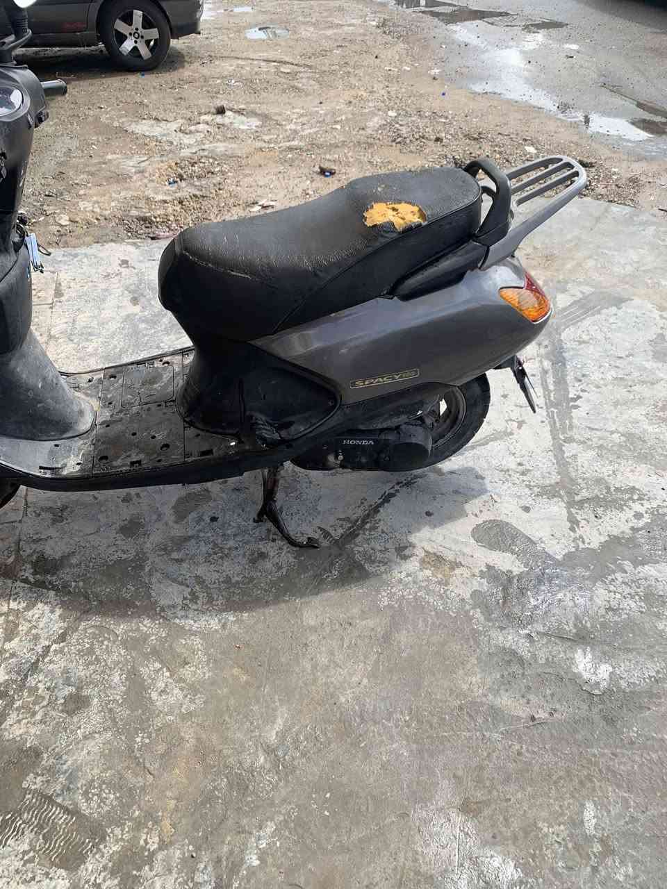 دراجة سبيسي ياباني للبيع كهربائيات كلها شغالة العنوان بغداد الحرية لتواصل علة الرقم ***********
