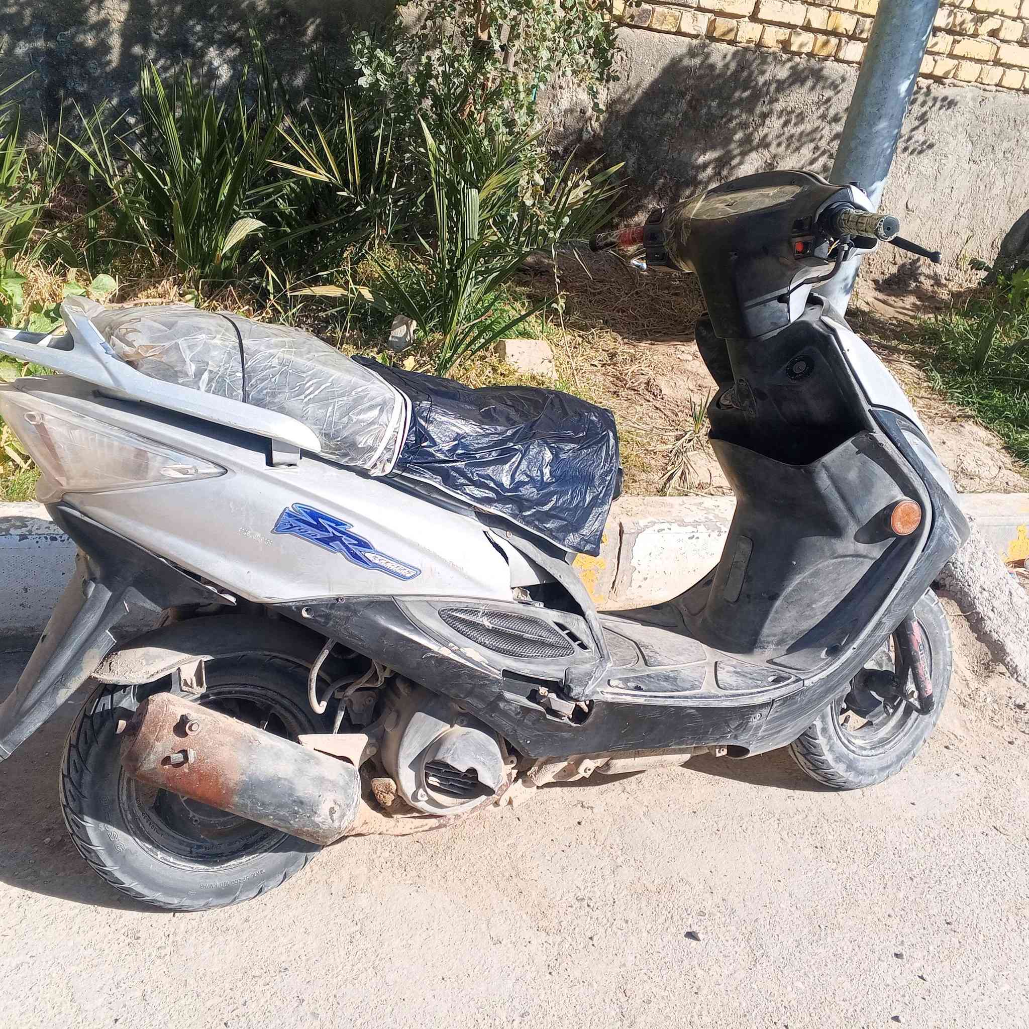 دراجه جي فري دراجه عيبهة كابريته بس تنضف كابريته وذا تعتني بيهه كفرات وترتب دراجه هيه هم تعتني بيك وسعر دراجه 250وبيهة مجال قليل ***********متواجد ماسنجر واتساب وهاتف
