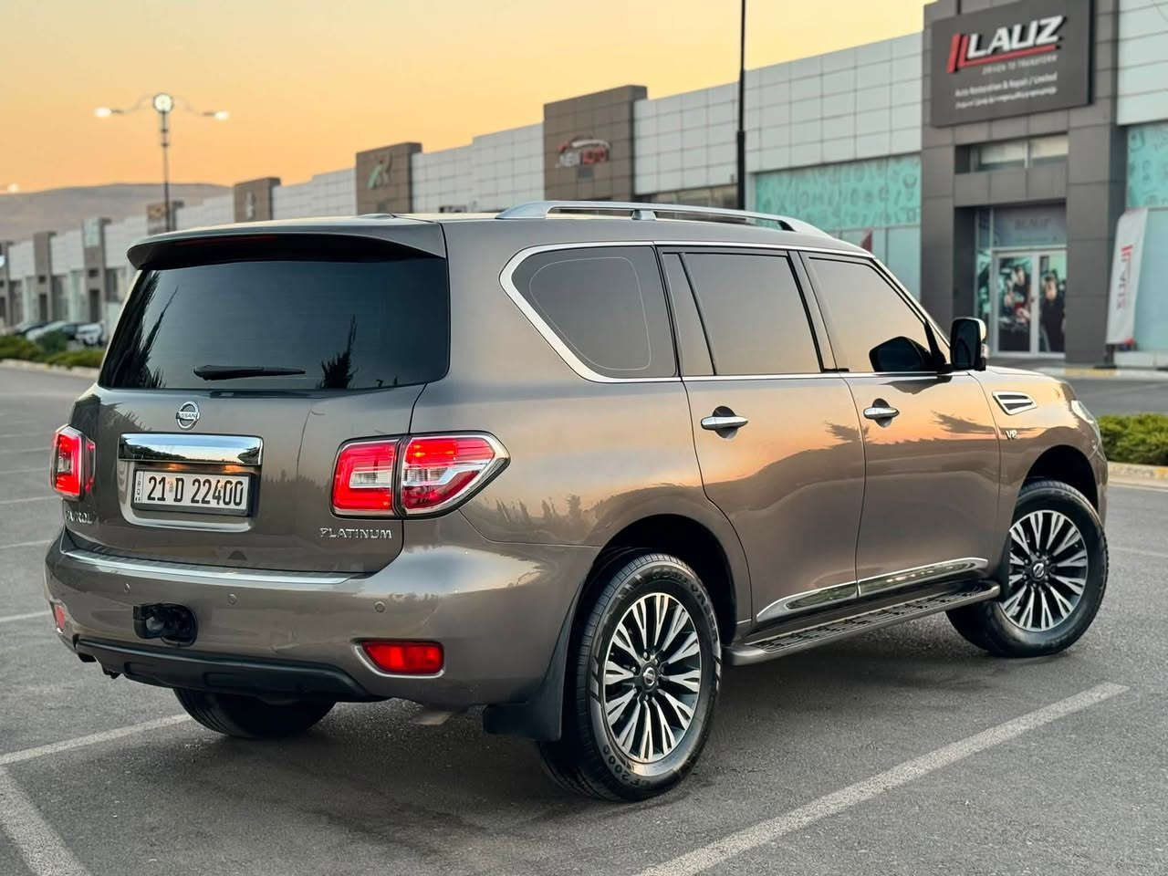 سيف العرب 🇯🇵
سيارة محسن محرك صغير مرغوب 
‏NISSAN PATROL  PLATINUM 2014💎
‎ شى  تحفة و جديد  ماشاالله 📦📦📦📦📦سياره احلى من صوره حيل نضيفة     
بلاتينيوم اعلا فئه فول فول محرك8 سلندر  محرك مرغوب 
موديل 2014  وارد خليجي وكالة سردار
                       سعر ( 243 ) $  💰 ورقة بيها مجال 

سنوية و هزة كلة جديدة ( 2031 ) _ رقم سليمانية الدولي
           ماشي ( 139 ) الف كم حقيقي 
                                                             💎المواصفات-
                                                              
‎  • نظامABS
‎• مساعد الفرامل barke assist
‎• نظام المحافظه على المسارVSC
‎• نظام توزيع قوه الفراملEBD
‎• نظام مساعده التسلق
‎• نظام مانع انحدار
‎• حساسات اماميه 
‎• حساسات خلفيه 
‎•رادار امامي
‎. كامرة 360 درجة 
‎•ثلاث شاشات 
‎•شاشة كبيرة لمس   
‎• نظام نقطعه عمياءblind spot  
‎•ثلاث وضعيات قيادة  ثلجي-صحراوي-وحل-جبلي 
‎• مثبت السرعه 
‎• فتحه سقف 
‎• دخول بواسطه مفتاح ذكي(بصمه)
‎• شاشات بظهر المقاعد الاماميه 
‎• كشنات كهربائية
‎•كشنات تدفأة تبريد
‎• مرايا الجانبيه كهربائية 
‎•اشاير با المري 
‎•تحكم وضعيات الستيرن كهربائي
‎• ثلاجه 
‎• تحكمات استيرن فول 
‎داخل صاج ملكي
‎تبريد ثلاث قطع
‎جنطة كهرباء 
‎تشغيل عن بعد
‎وهواي بعد بيه مواصفات بالعافيه على الياخذه
                       
الملاحضة ____  بيها صبوخ نوص جاملخ خلفي _ شبرين باب بيدون دواخل  بس كلير علمود شخط

‎مكان السيارة سليمانيية 📍
-للستفسار التصال  الرقم  📞
( *********** )
                                                          (*********** )

سعر (  243 ) 💰 ورقة بيها مجال

