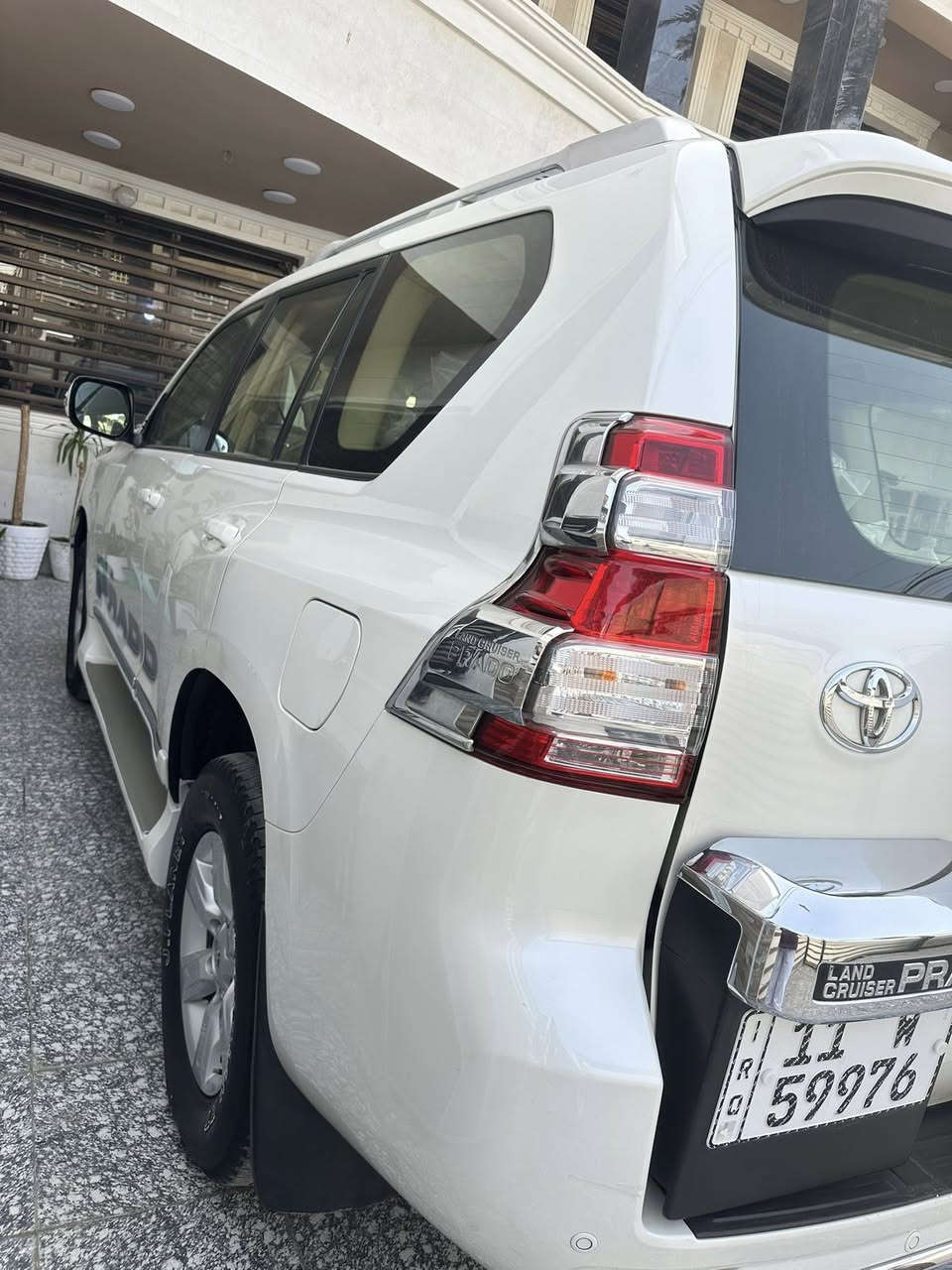 للبيع برادو 2014 4 سلندر مكفوله بدون صبغ كشنات كهرباء سبير خلفي لايتات كهرباء رقم بغداد هزه جديده ورقم جديد تحويل ثاني يوم ماشيه 72 الف السعر 263 وبيها مجال بسيط مكاني بغداد تقاطع درويش السيديه الرقم ***********
