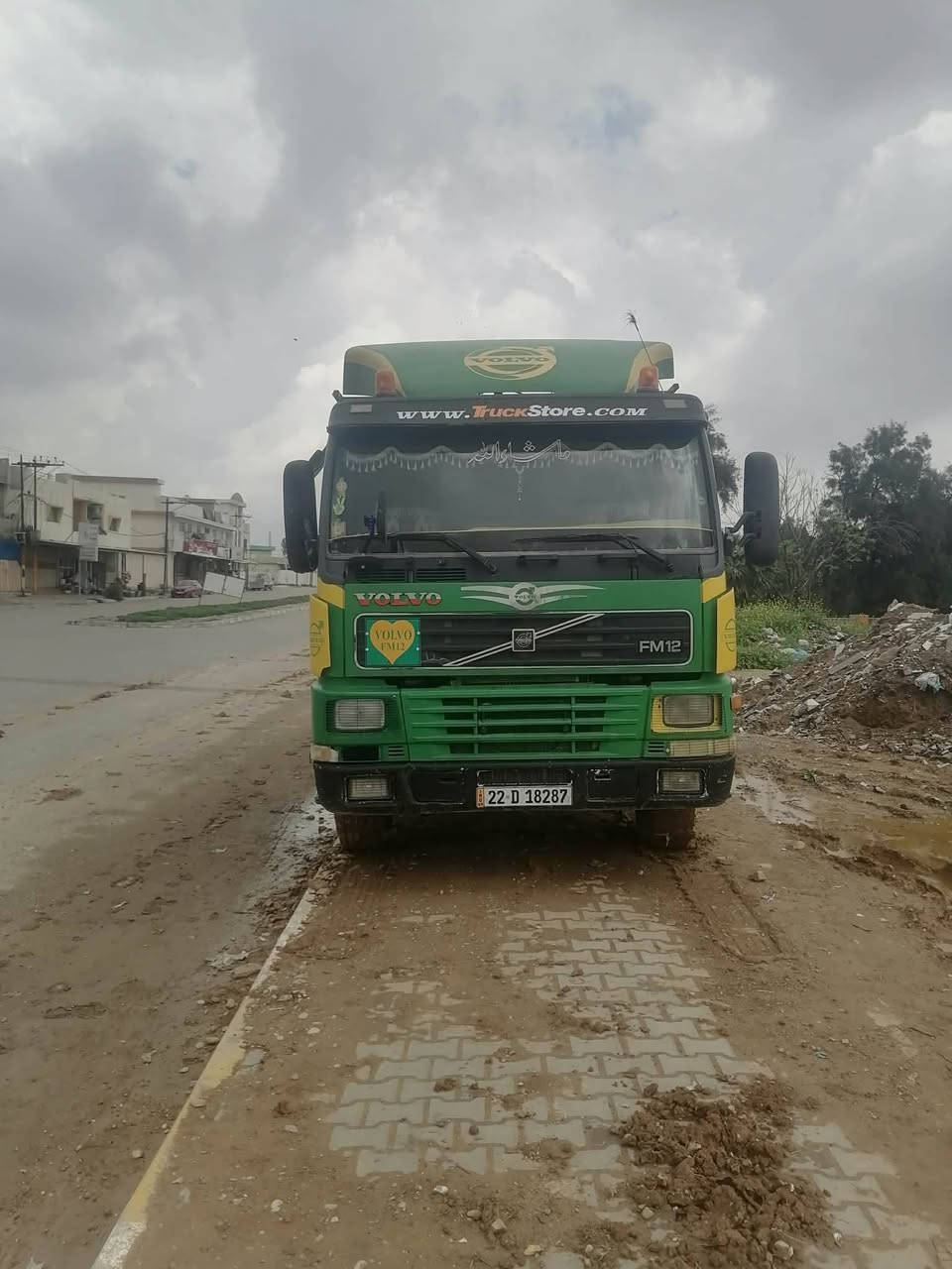 السلام عليكم ورحمه الله وبركاته كلابه فالفو سكس قلاب ٢٩طن موديل ٢٠٠٢ رقم اربيل شراي تعال خاص 
رقم الهاتف ***********
مكان كركوك
السعر 310وبيه مجال للشراي
