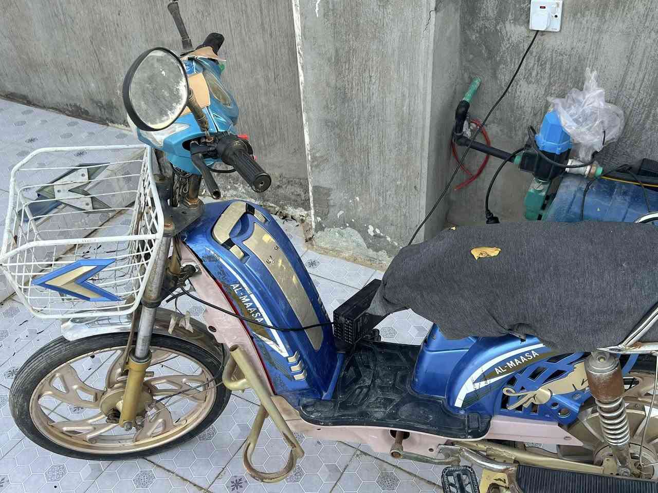 موطور شحن للبيع السعر 200 الف وبي مجال
مكاني صقلاويه 
رقم الهاتف ***********
