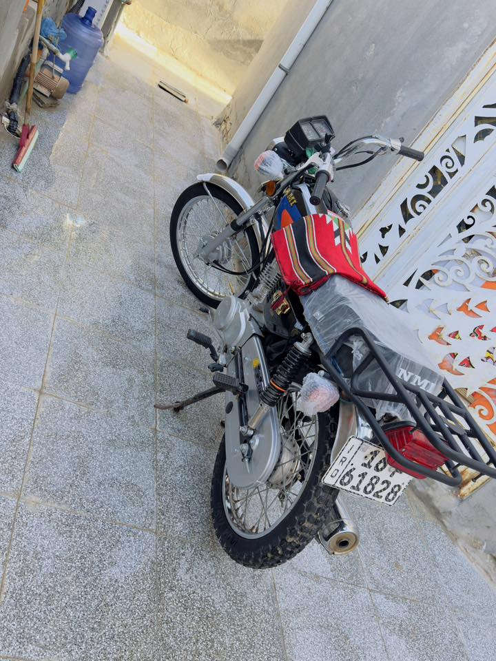 السلام عليكم دراجه تعمير 2025 ول مكينه 2024 شرط تعميره كله اصلي سوفت عينك ول شاصي ارشه 17 رقم او سنويه شاصي كفاله من كلشي خاص ما موجود تصل عل رقم *********** واتساب بيه سعره بل خاص
