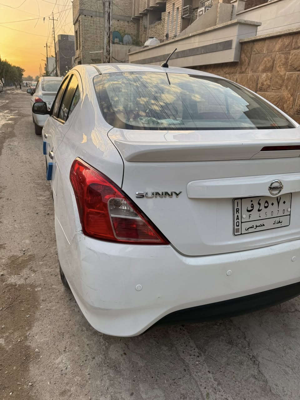 مرحبا صني 2019 عندي بليته زركه سياره نظيفه سبير منازل قطره صبغ مابيه بيه فقط بارد بل جاملغ امامي ايسر وجاملغ خلفي وره سايق وشخط وره باب صدر مبين بل صوره بغداد مكانه ماشيه 155 الف *********** سياره دينار مصرف مابيه 97 بيه مجال بسيط
