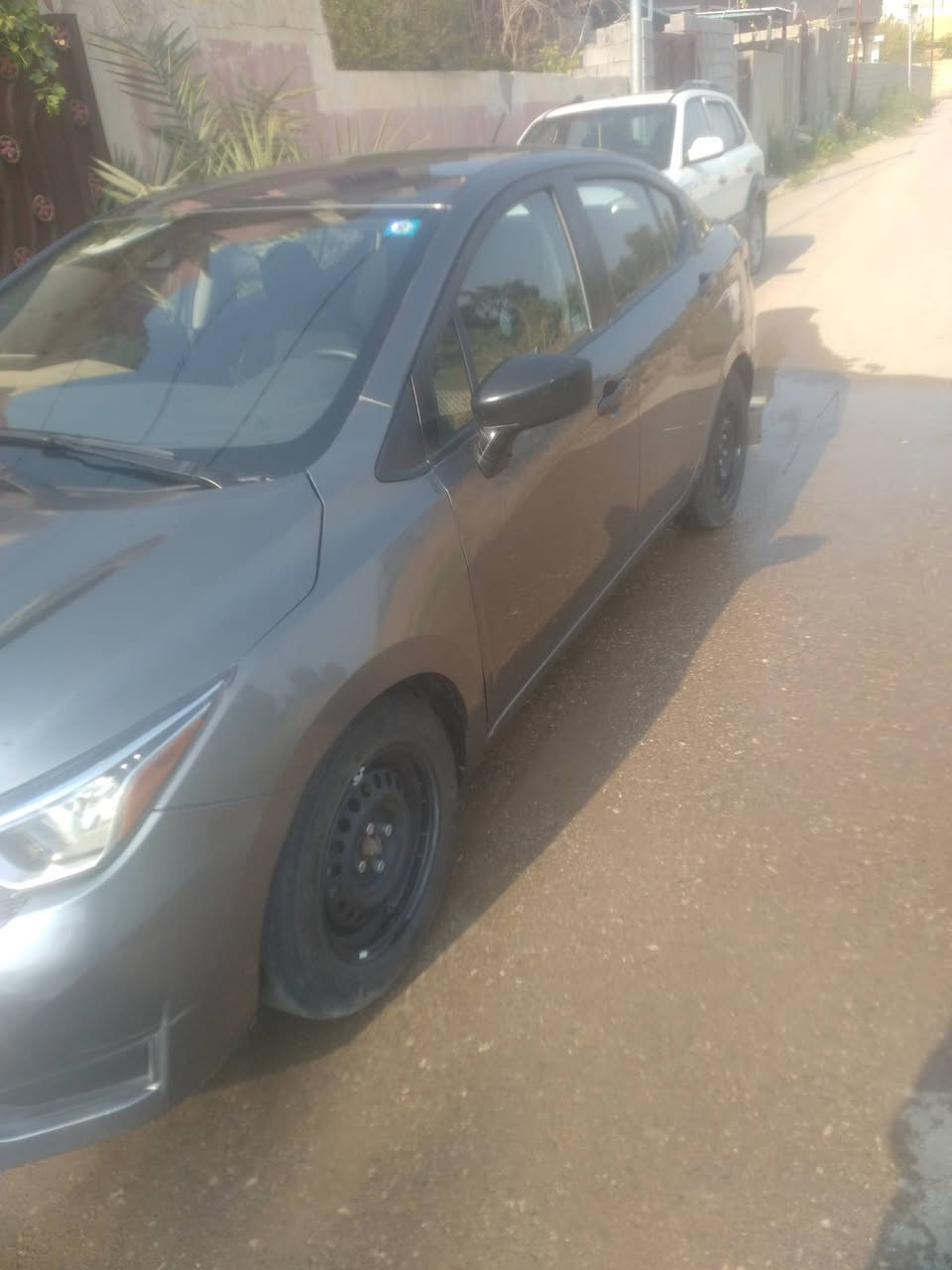 السلام عليكم
نيسان فيرسا٢٠٢٤ 

وارد امريكي ماشية ١٤الف

رادار خلفي توقف ذاتي رادار أمامي 

شاشة كبيرة كامرة 

تبديل بنيد وجامرلغ الأمامي جه اليسرة 

رقم ديالى سنوية لحد ٢٠٣٠/٩/٢٩

مكاني ديالى بعقوبة 

السعر١٤٠ وبيه مجال

الشراي يتصل 

***********
