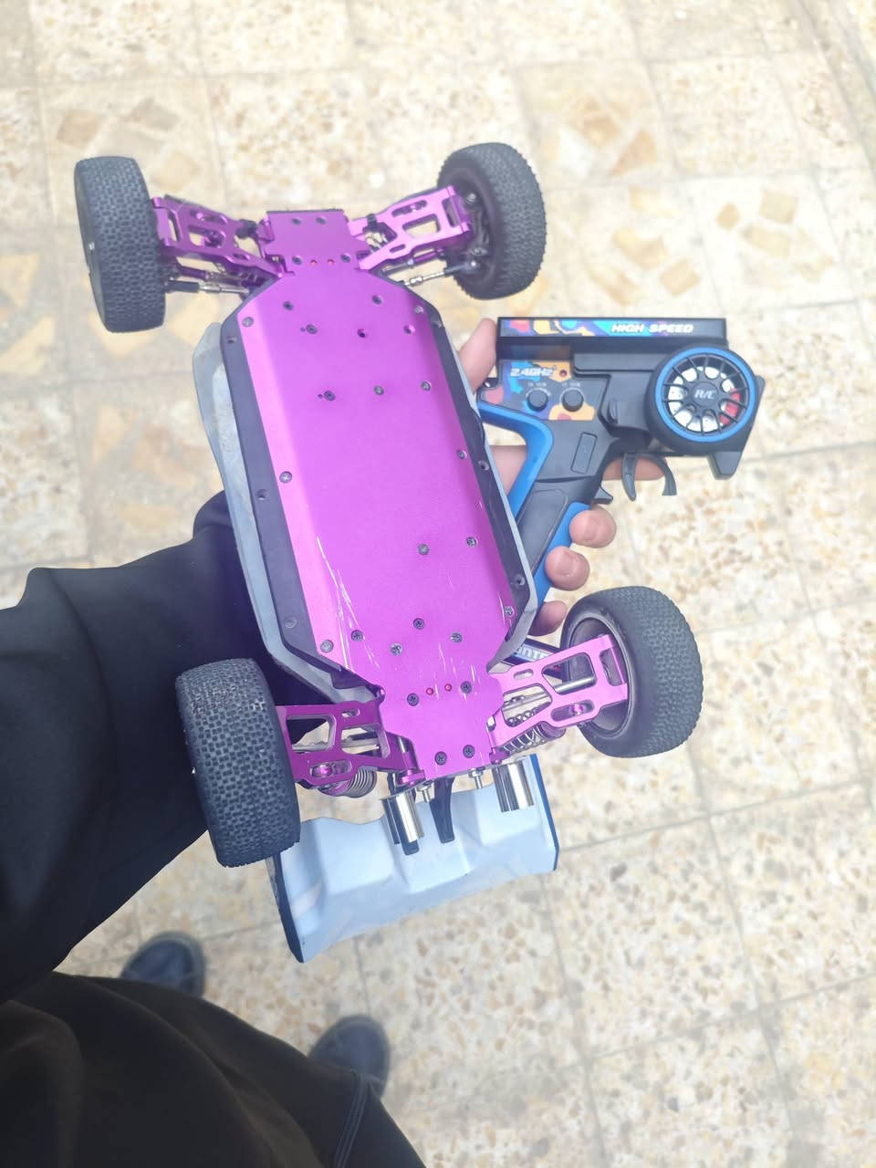 اريد اراوس بسيارة حجم اكبر
هاي 3سيل 1/12 كلها حديد


**إذا كنت صاحب هذا الإعلان وتريد حذفه لأي سبب، رجاءا أرسل رسالة إلى الدعم الفني**