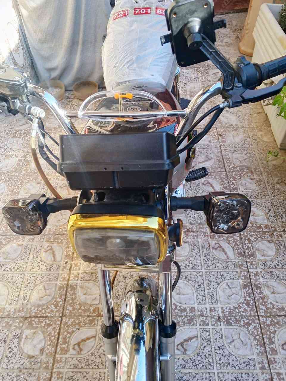 دراجة للبيع موديل 24 الدراجه محرك خير من الله ضفير جديده تايرات جدد الدراجه شغاله هندر وسلف المكان بغداد يم علوت الرشيد السعر 400 الرقم ***********
