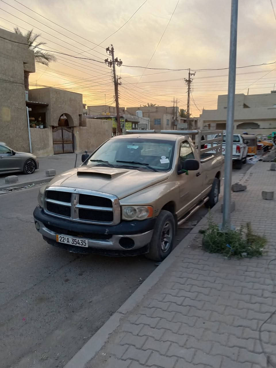 سلام عليكم دوج رام موديل 2003البيع سياره حلوه مكينه جديده وكير مكفول سياره خير من الله سعر 90وبيه مجال ستفسار على رقم ***********ترهم مراوس حسب لقناعه
