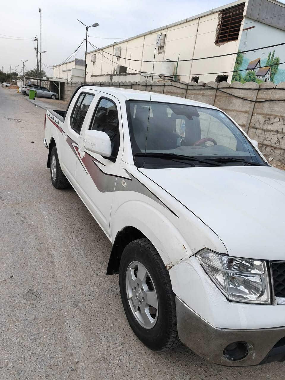 نيسان نيفاره مديل 2014 مكفوله عد البنيد بيه ربع صبغ بسمي جاهزه مكينه ما مفتوح اوتو سعر 110 وبيها مجال ***********
