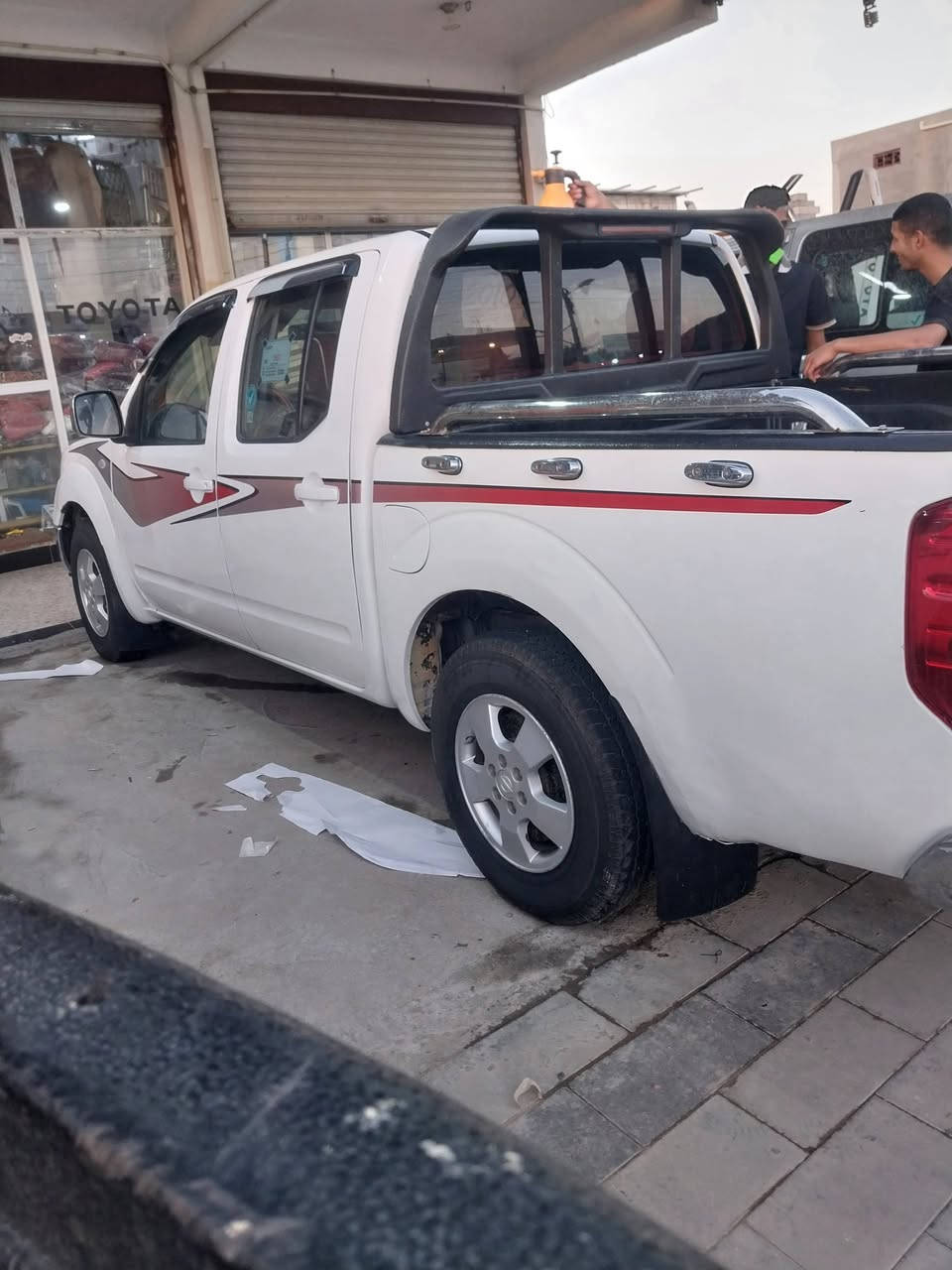 البيع او مراوس  ونطي فرق السيارة جهزة من كلشي رقم شمالي شرط التحويل مديل ٢٠٠٠١٠ البيع او مراوس بيوكن  الا كو ادوات هم اراوس بس الدوات تكون مديل من١٥ وفك الدوات اي ستفسار هذة رقمي *********** مكان السيار البصرة القرنة
