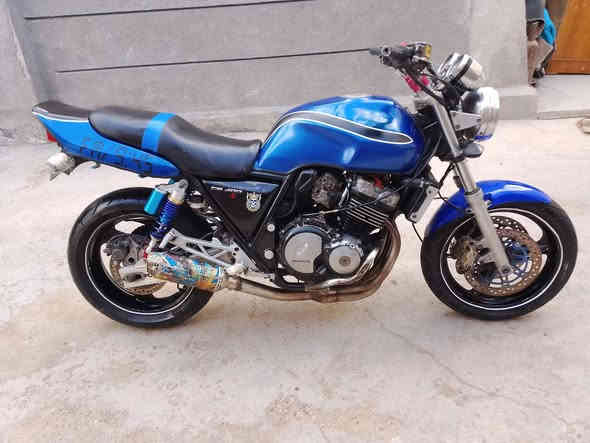 السلام عليكم اخوتي الطيبين  // اني مكلف بالنشر اخوتي // دراجه سبي فور400  16والف. نضافه مثل ما جاي تشوف بعينك
وراق أصولي كمرك مدفوع بس ترقم شرط 1و2و3بطناش واتكفلك بكلشي 
  
(  مكفوله كفاله عامه  دراجه-- كير-- مكينه ---كهربائيات ---تايرات ))
عليها ادامه كامله 
قطره صبغ مابيها خلااااص

 معدل شرط 180 وتعبر  

كلشي  شغال بيه كهرباياته كامله    جاهزه عل الاخير
 نكره بكل وقت نضافته كدامك
السعر.     مليون و750الشراي يتصل

//***********///
//***********///
مكاني بابل--الشراي يتصل--وعيوني له
