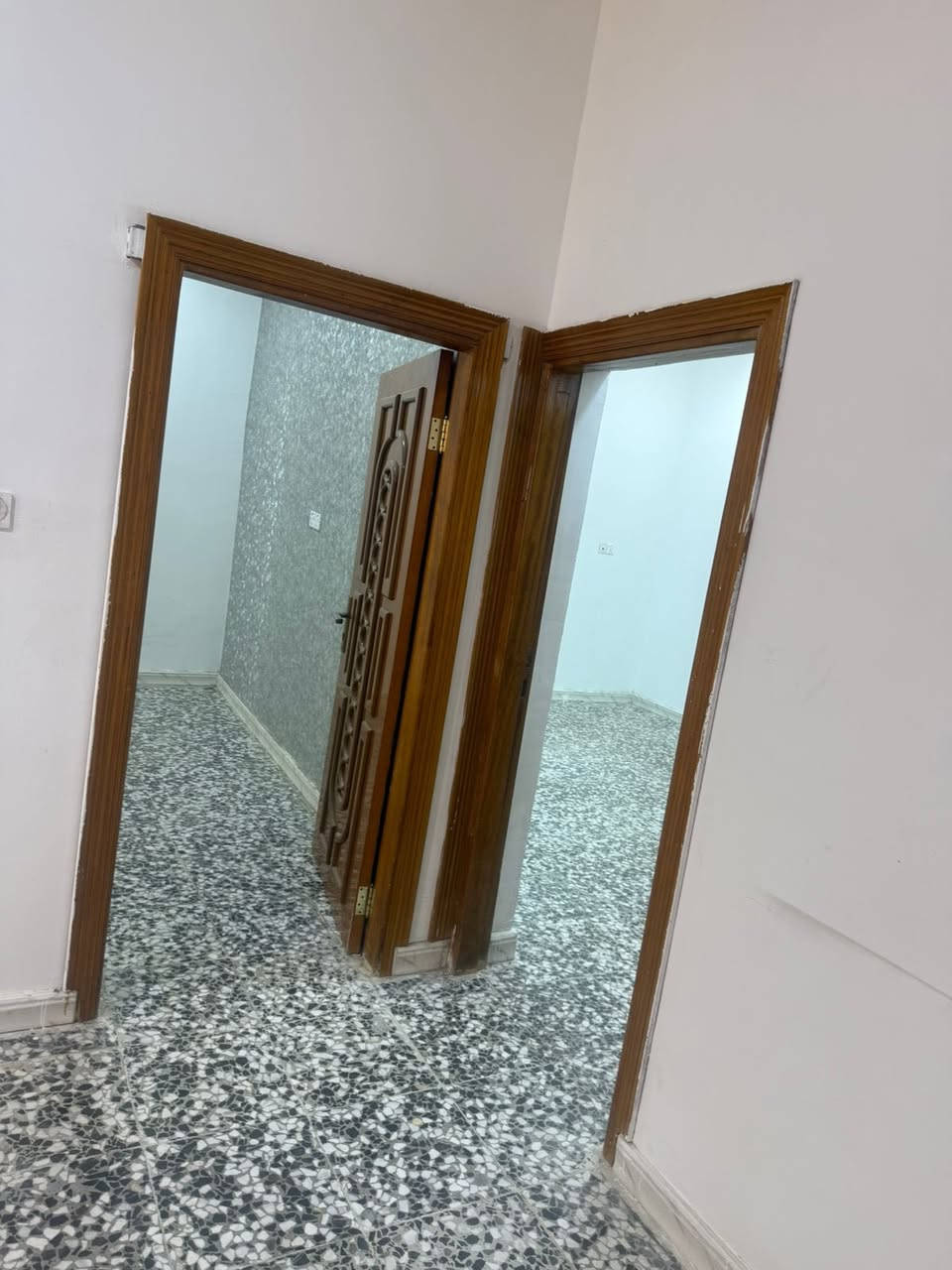 دار للبيع
ياسين خريبط خلف مدارس نور الجوادين 

مساحه 115 متر مربع طابقين بناء جديد

البيت فارغ وجاهز للسكن 

السعر 275 مليون قابل التفاؤض 

للاستفسار :***********
