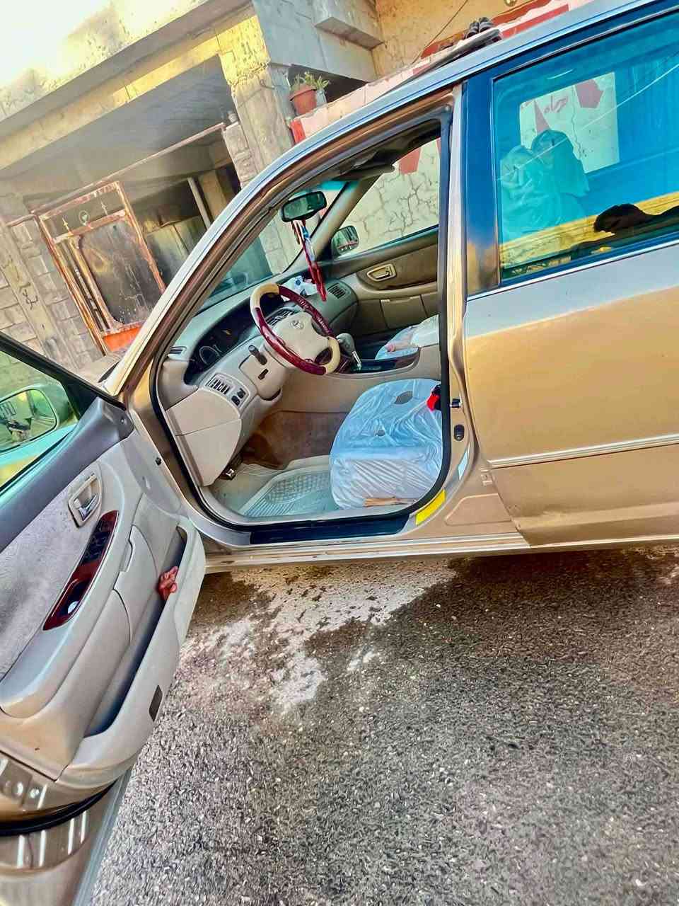 ئەڤەلۆن ٢٠٠١
تەبرید و کارەبای و تەقەو رەقە بە شەرت
مەکینەی بە شەرت
سەیارەکە زۆر مەزبوتە پەڵە پەڵە کاڵبونەوەی هەیە 
چوار پارچەی بۆیاخە
سەنەوی و تەحویل و غەرامە بە شەرت
نرخ ٥٨$ مەجال
***********
*********** السليمانية, العراق
